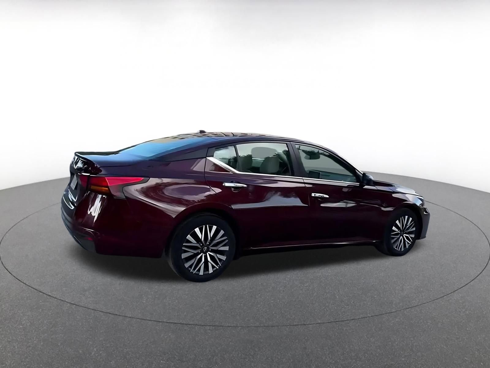 Thumbnail: 2025 Nissan Altima - 10