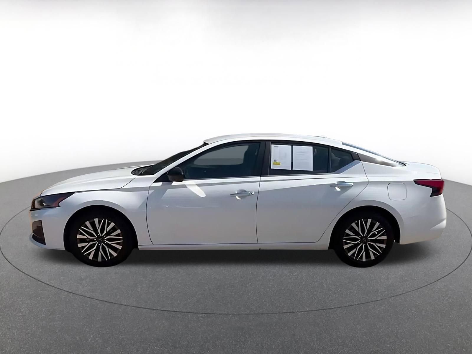 Thumbnail: 2025 Nissan Altima - 8