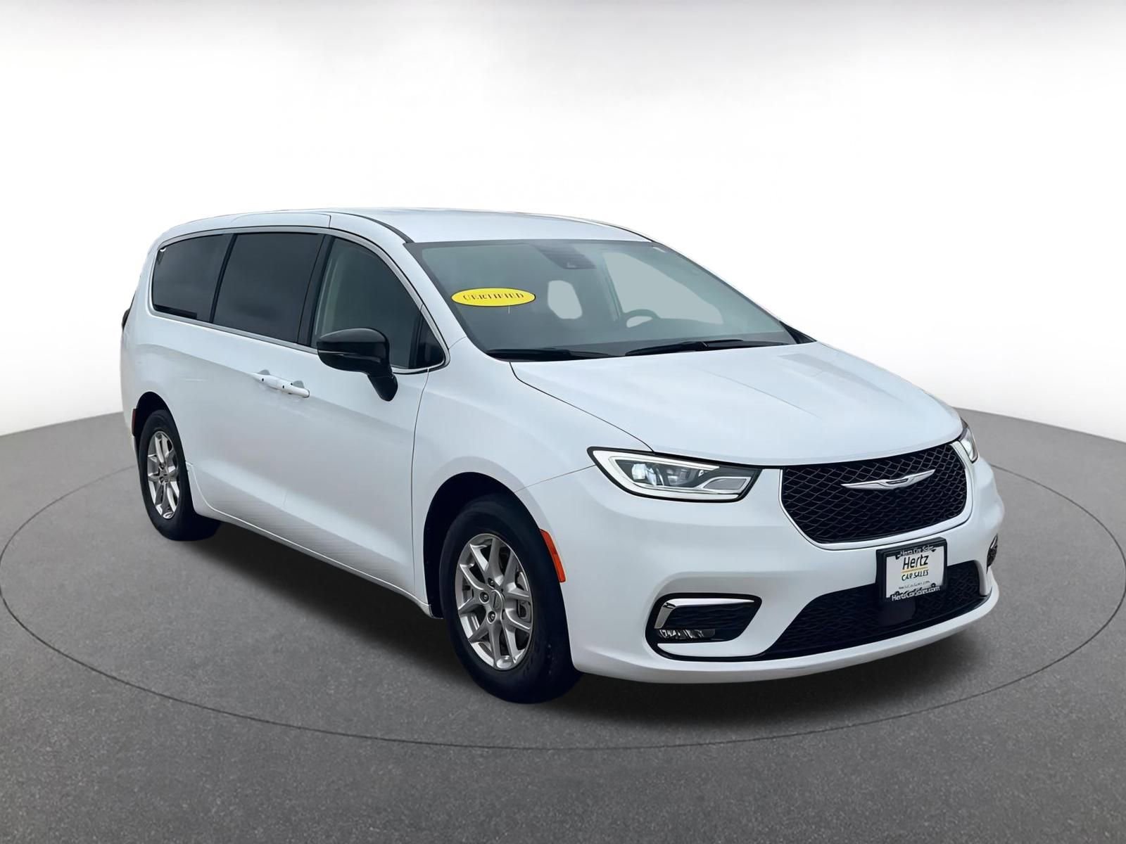 Thumbnail: 2024 Chrysler Pacifica - 3