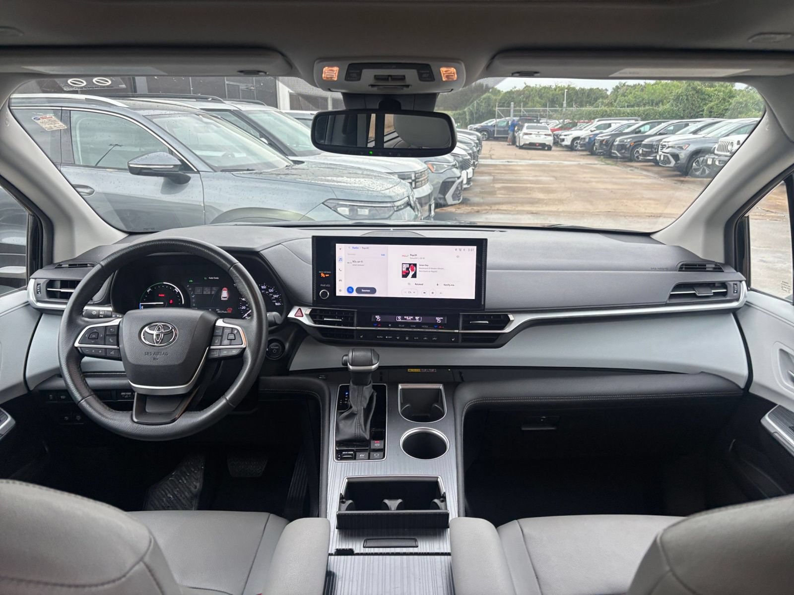Thumbnail: 2025 Toyota Sienna - 35