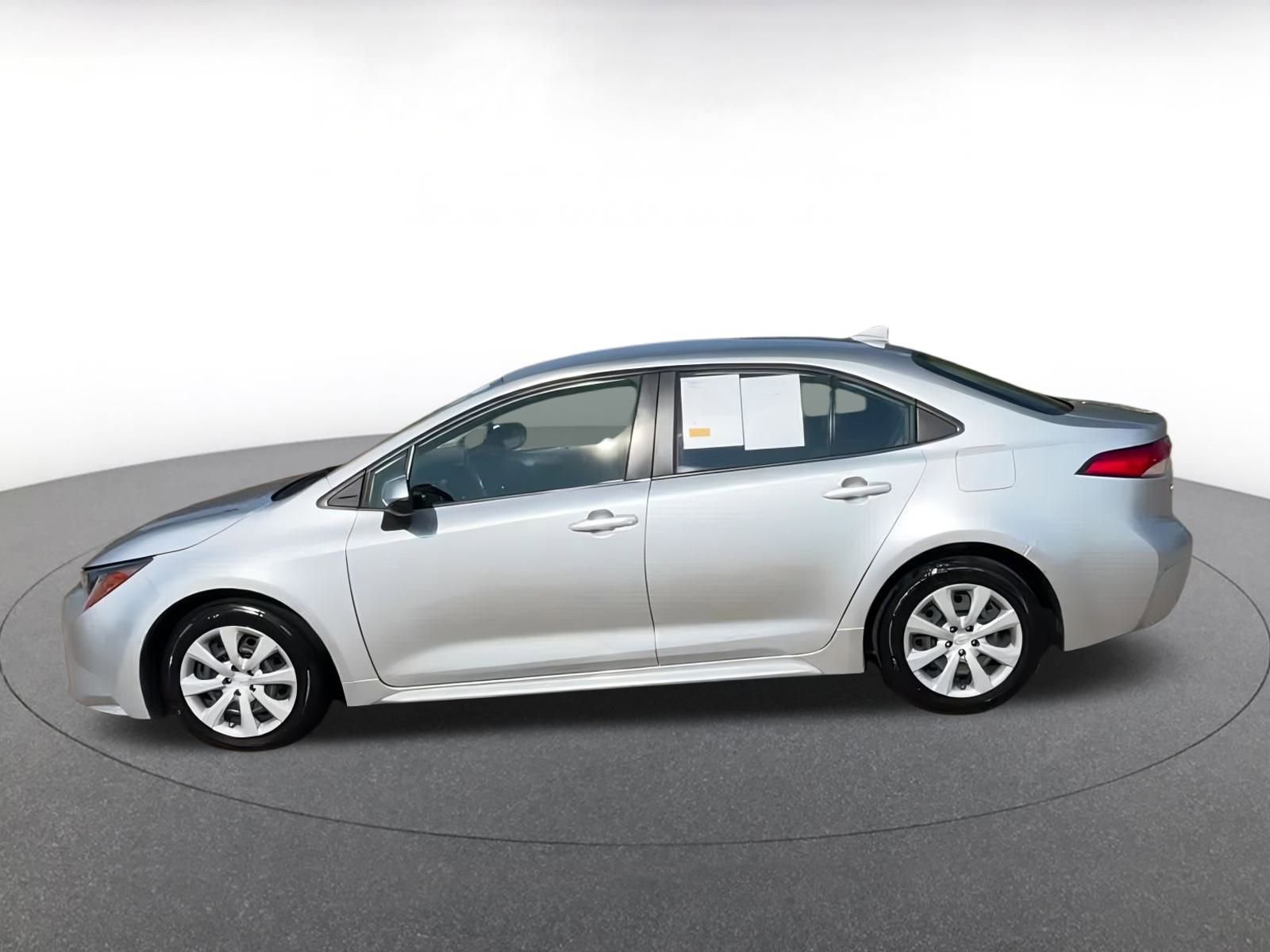 Thumbnail: 2022 Toyota Corolla - 8