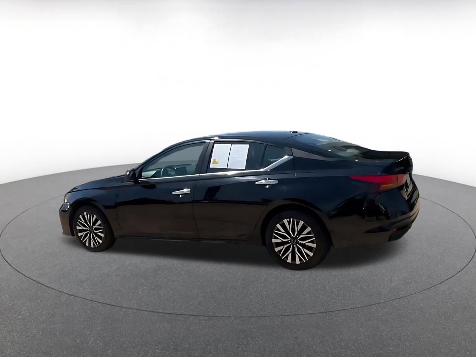 Thumbnail: 2025 Nissan Altima - 10