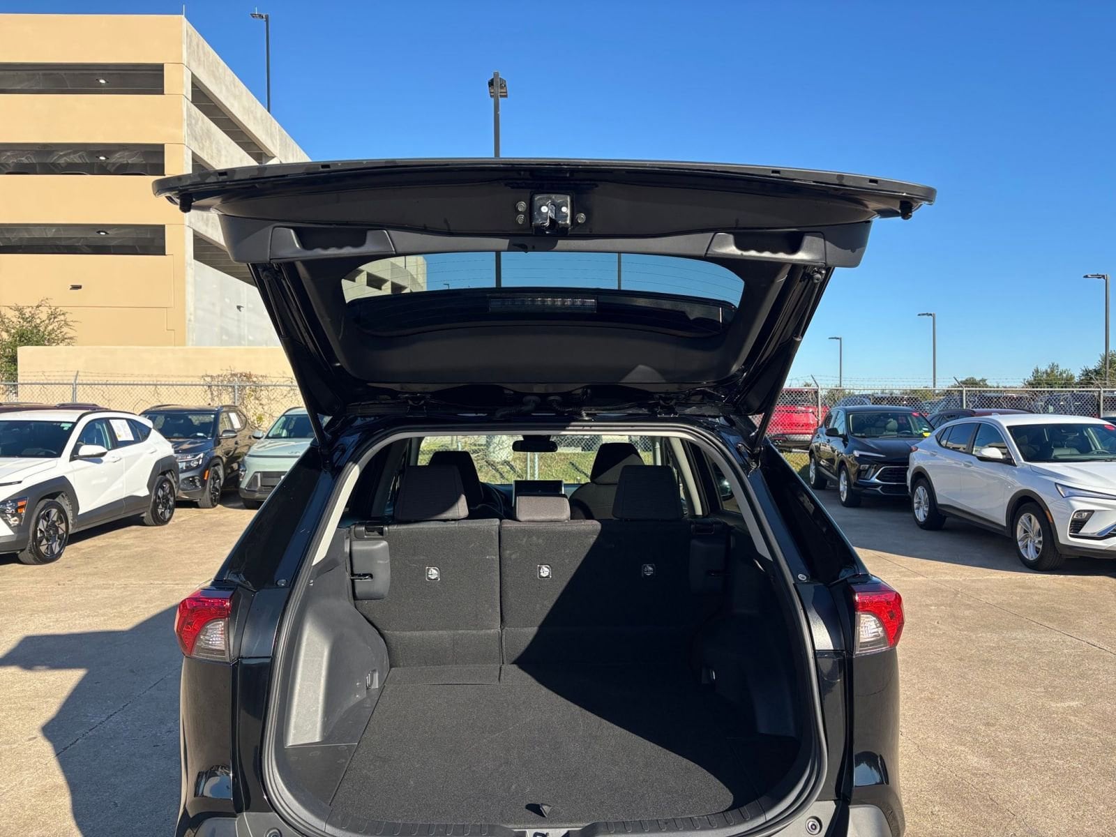 Thumbnail: 2025 Toyota RAV4 - 29