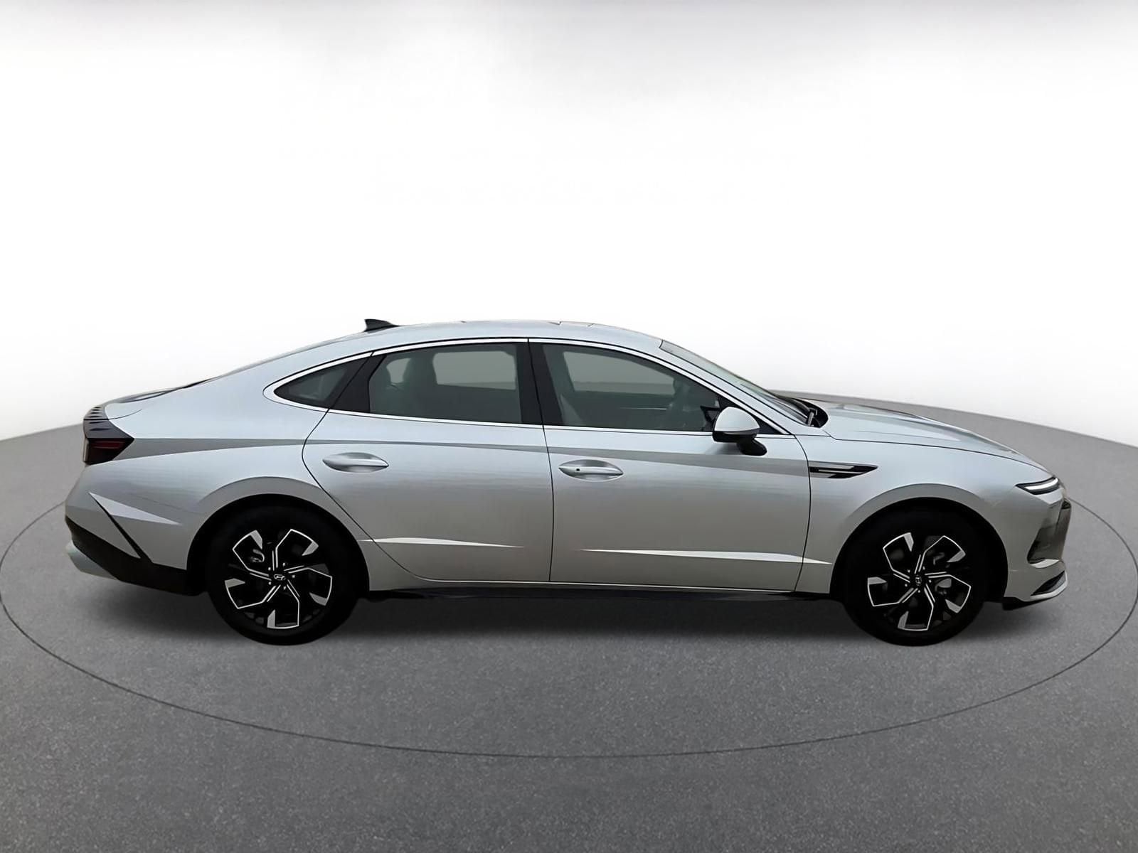 Thumbnail: 2025 Hyundai Sonata - 16