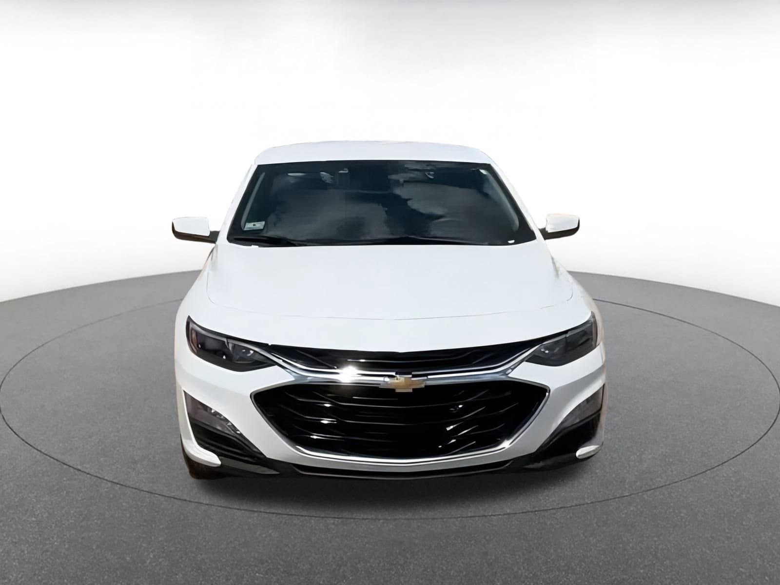 Thumbnail: 2024 Chevrolet Malibu - 4