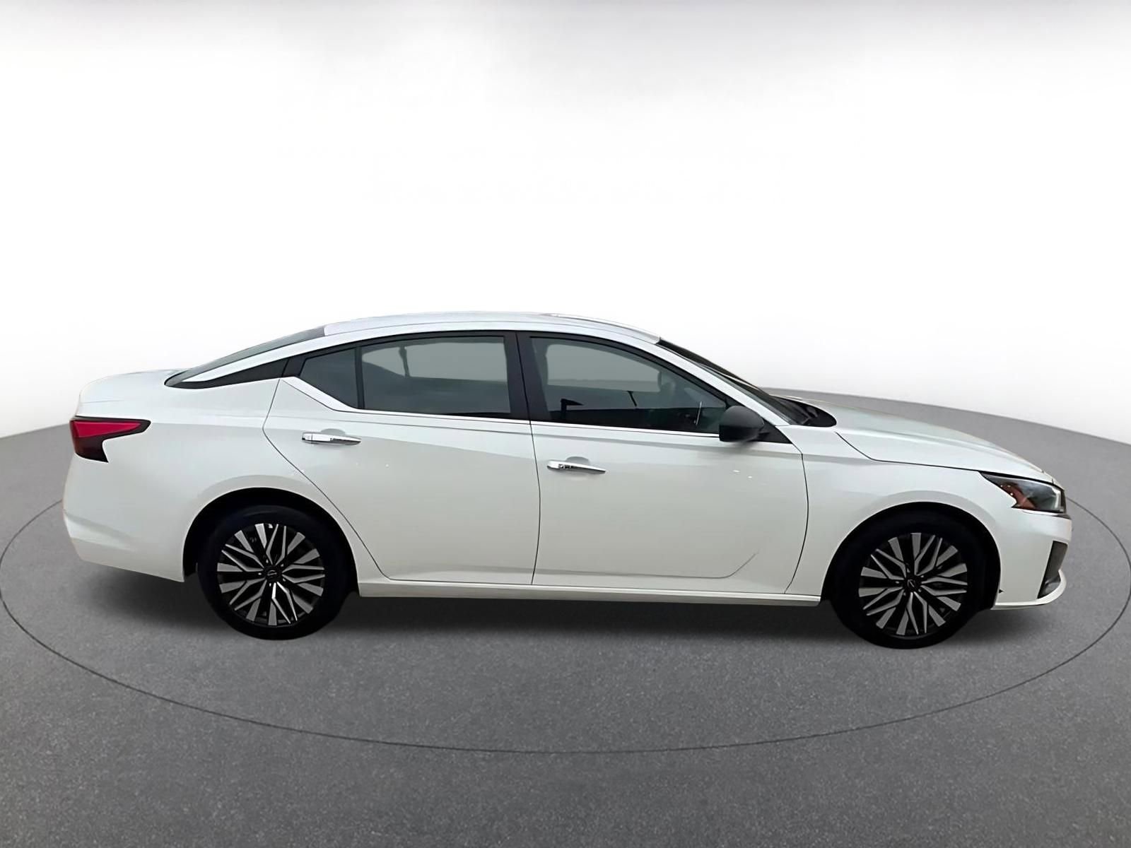 Thumbnail: 2025 Nissan Altima - 16