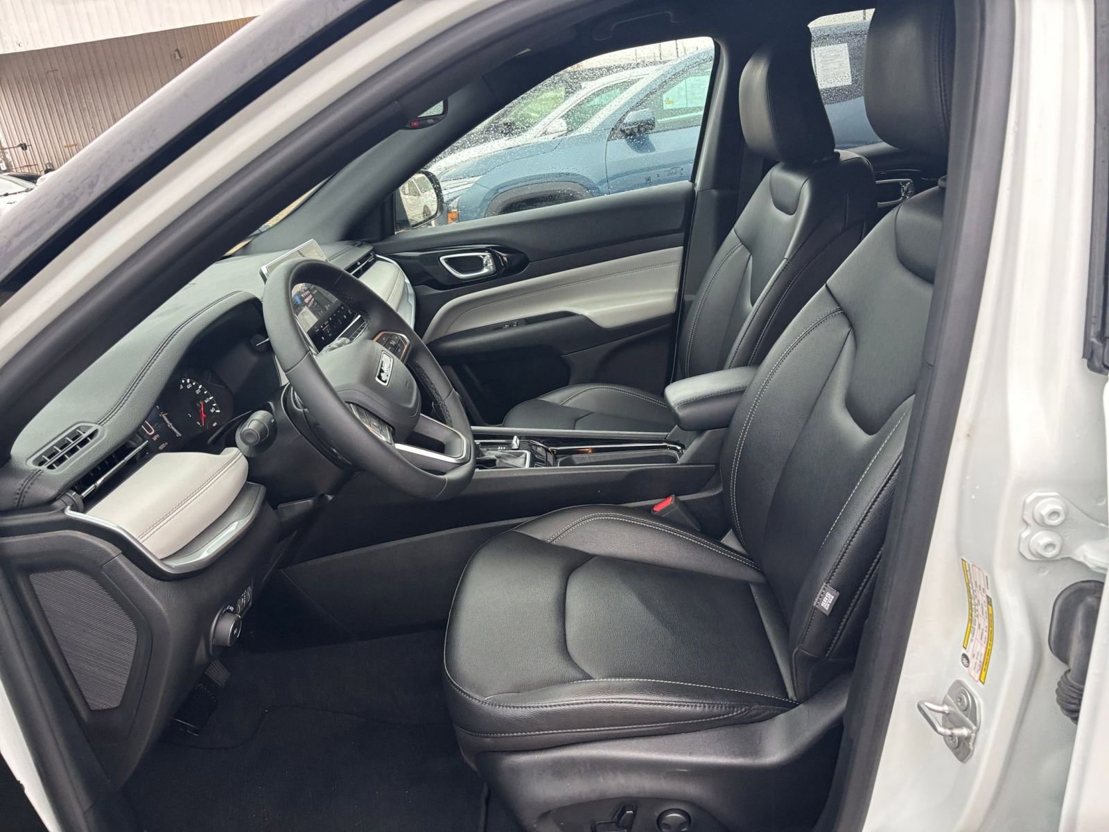 Thumbnail: 2025 Jeep Compass - 27