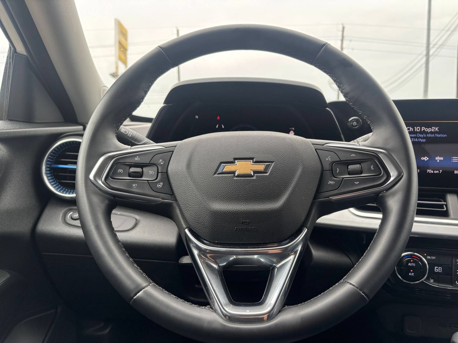 Thumbnail: 2025 Chevrolet Trax - 26