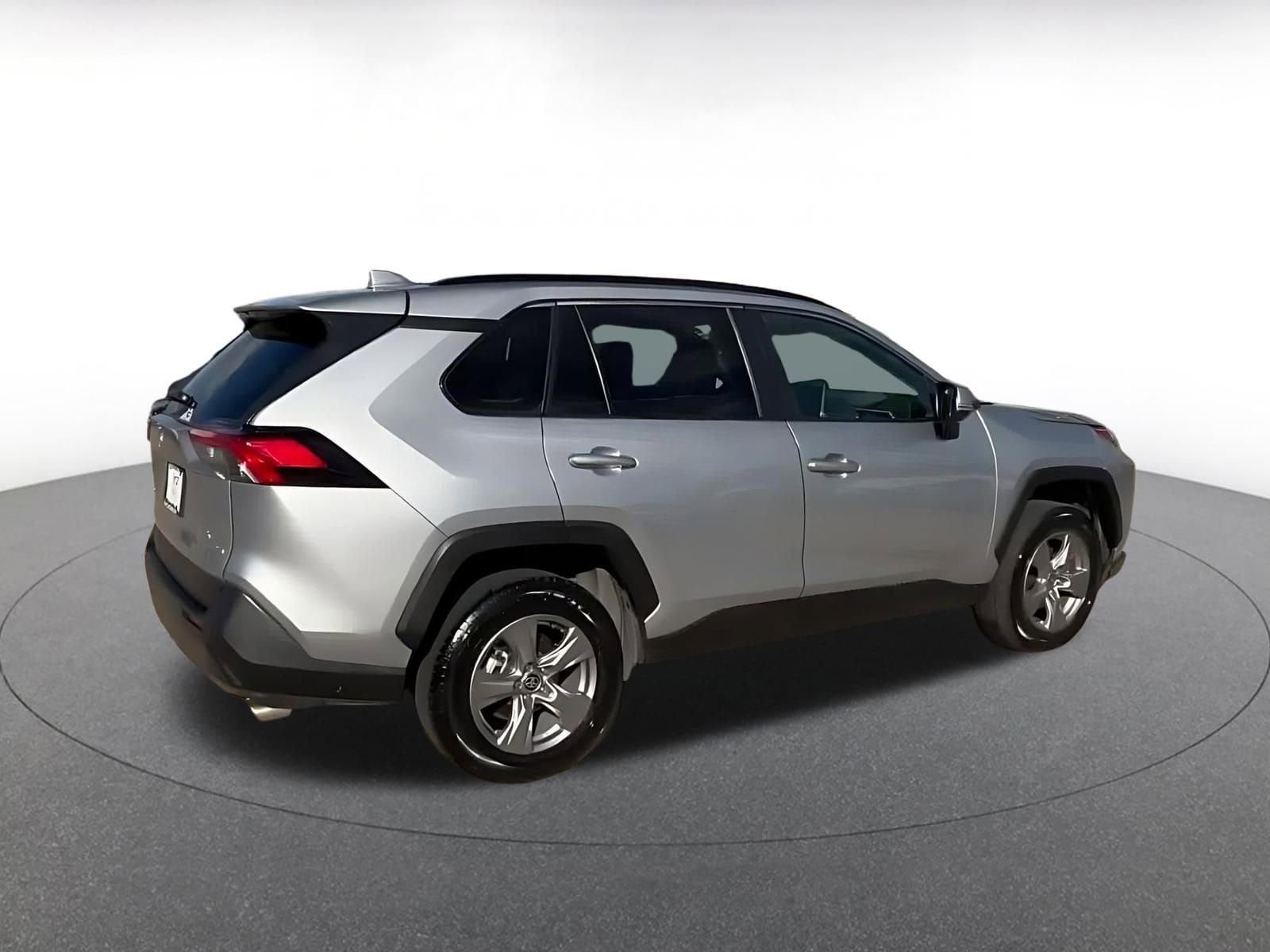 Thumbnail: 2025 Toyota RAV4 - 15