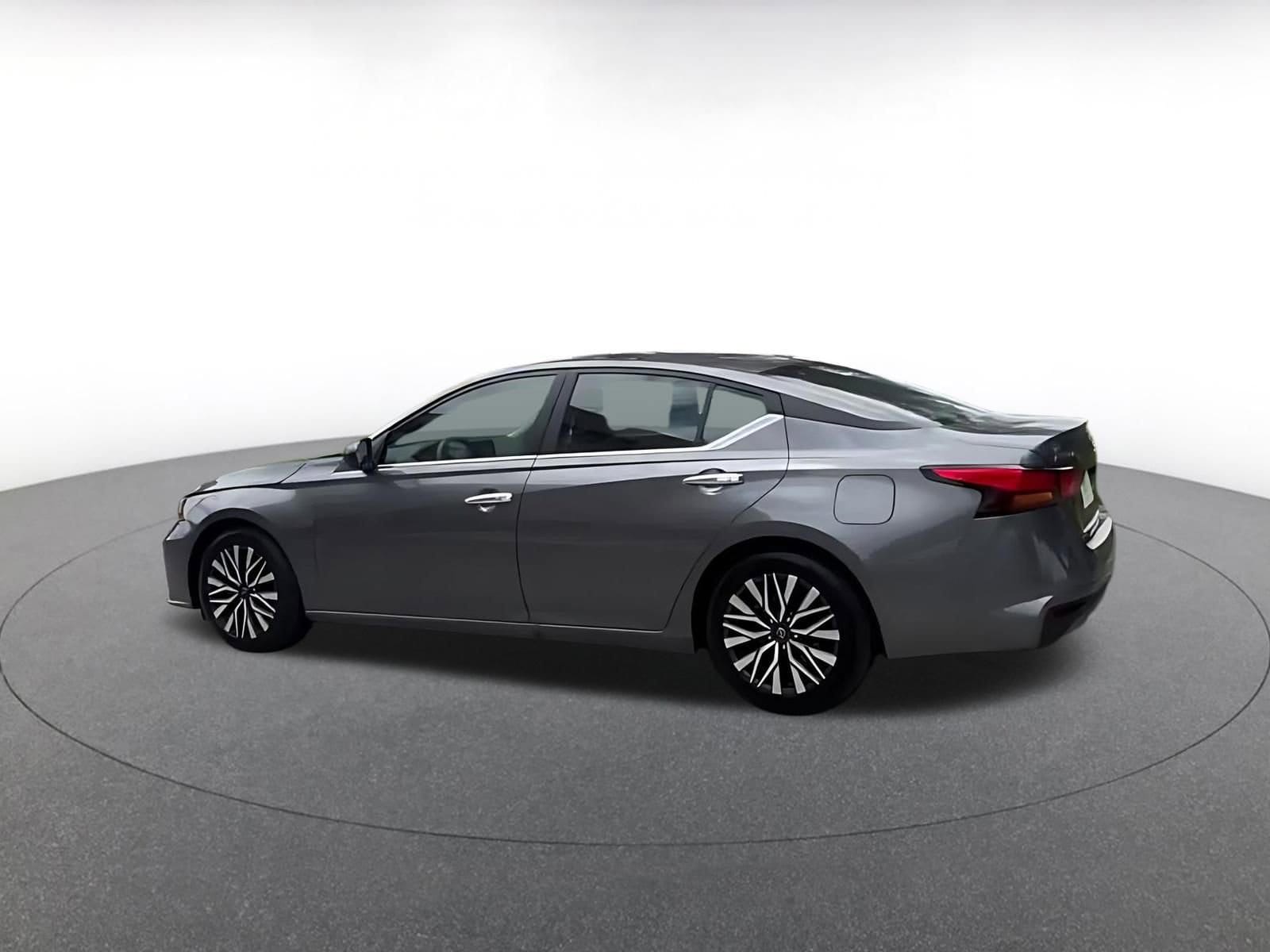 Thumbnail: 2025 Nissan Altima - 10
