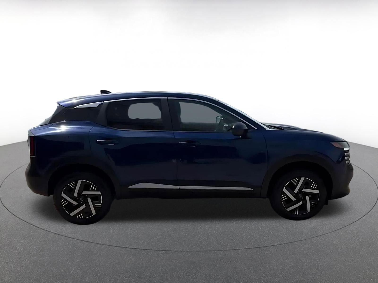 Thumbnail: 2025 Nissan Kicks - 15