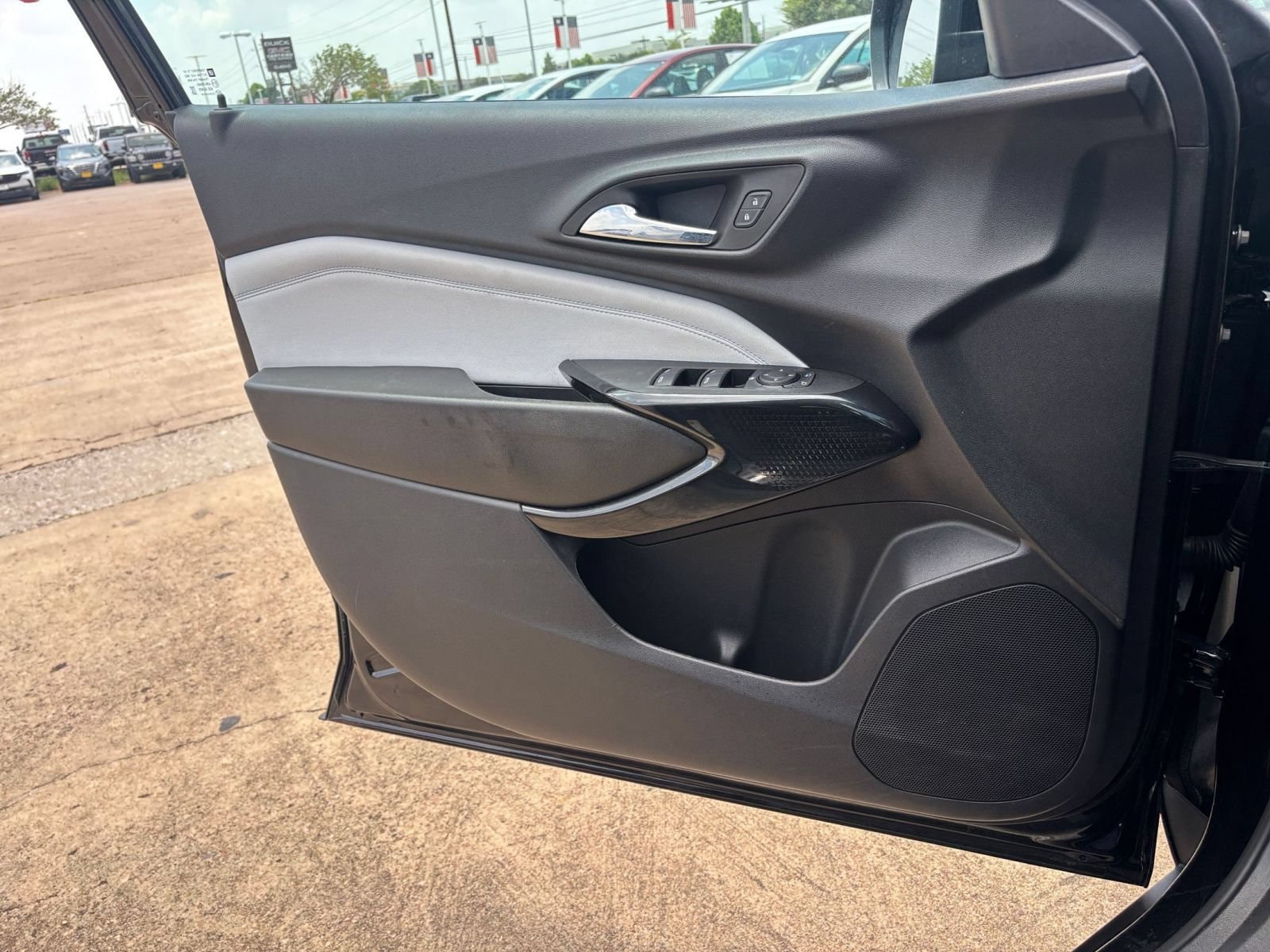 Thumbnail: 2025 Chevrolet Trax - 18