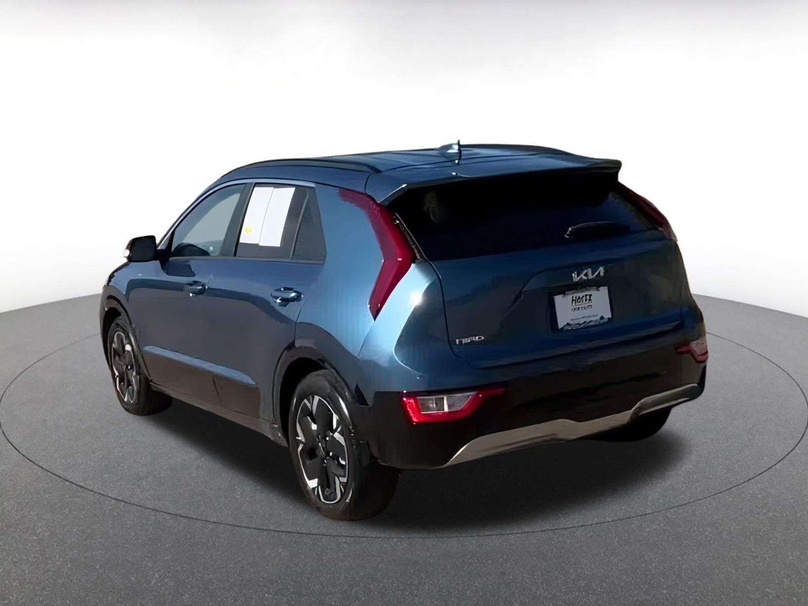 Thumbnail: 2023 Kia Niro - 10