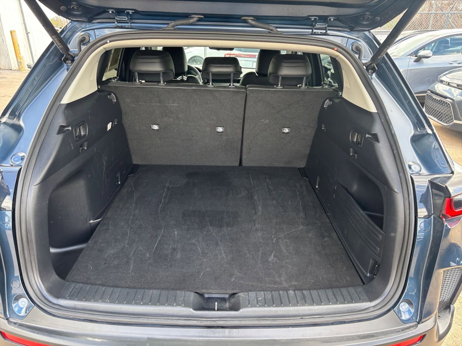 Thumbnail: 2025 Mazda CX-50 - 33