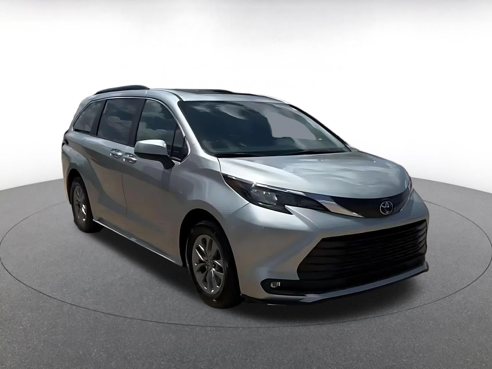 Thumbnail: 2025 Toyota Sienna - 3