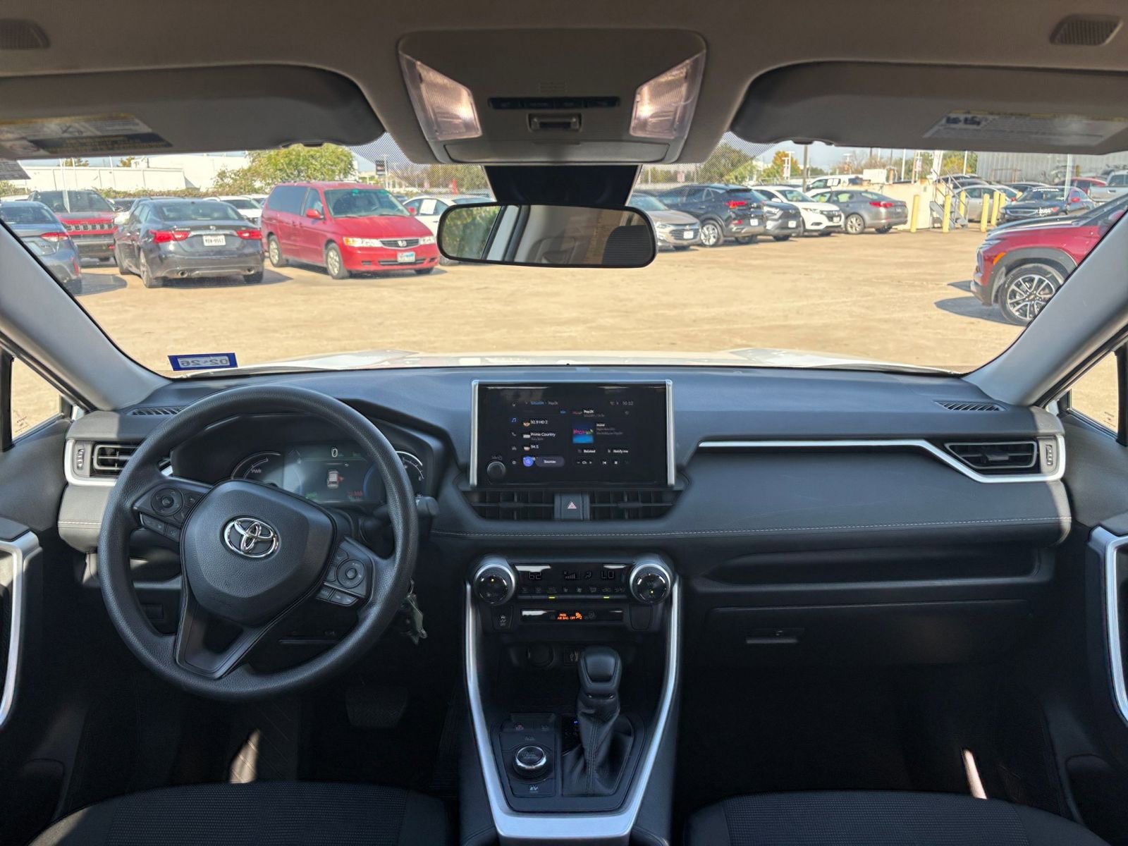 Thumbnail: 2025 Toyota RAV4 - 32