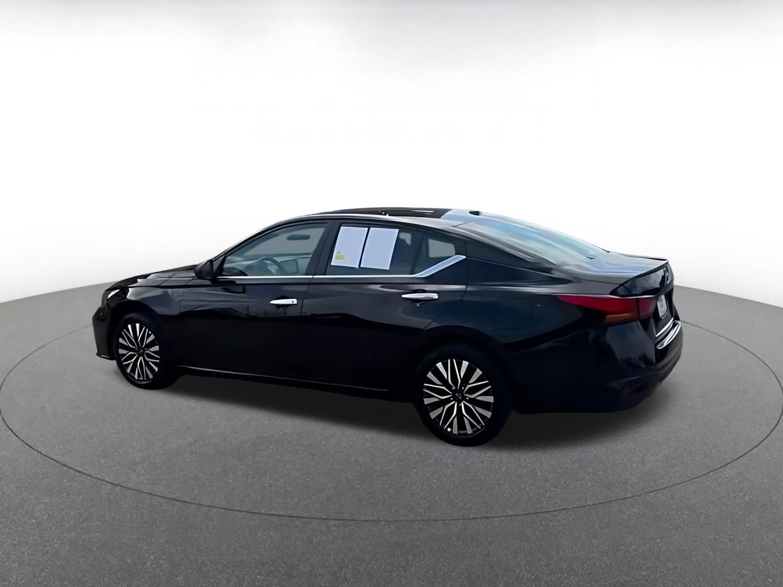 Thumbnail: 2025 Nissan Altima - 16