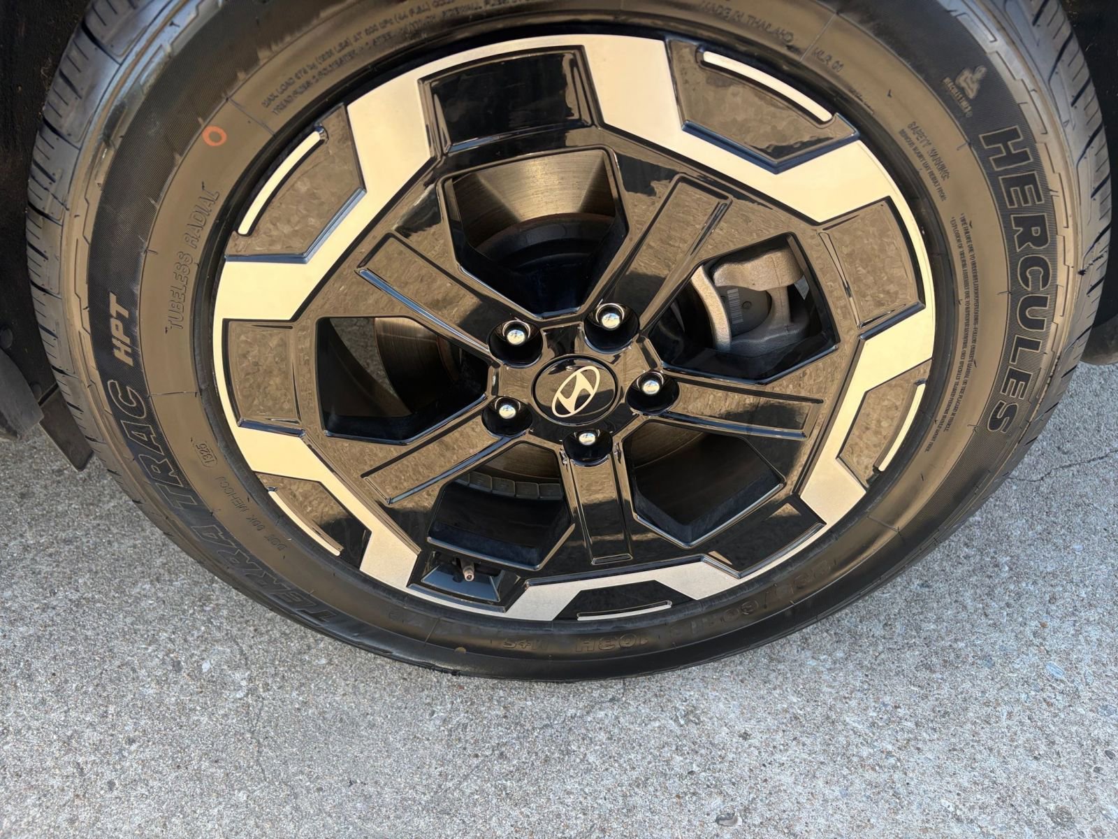 Thumbnail: 2025 Hyundai Santa Fe - 28