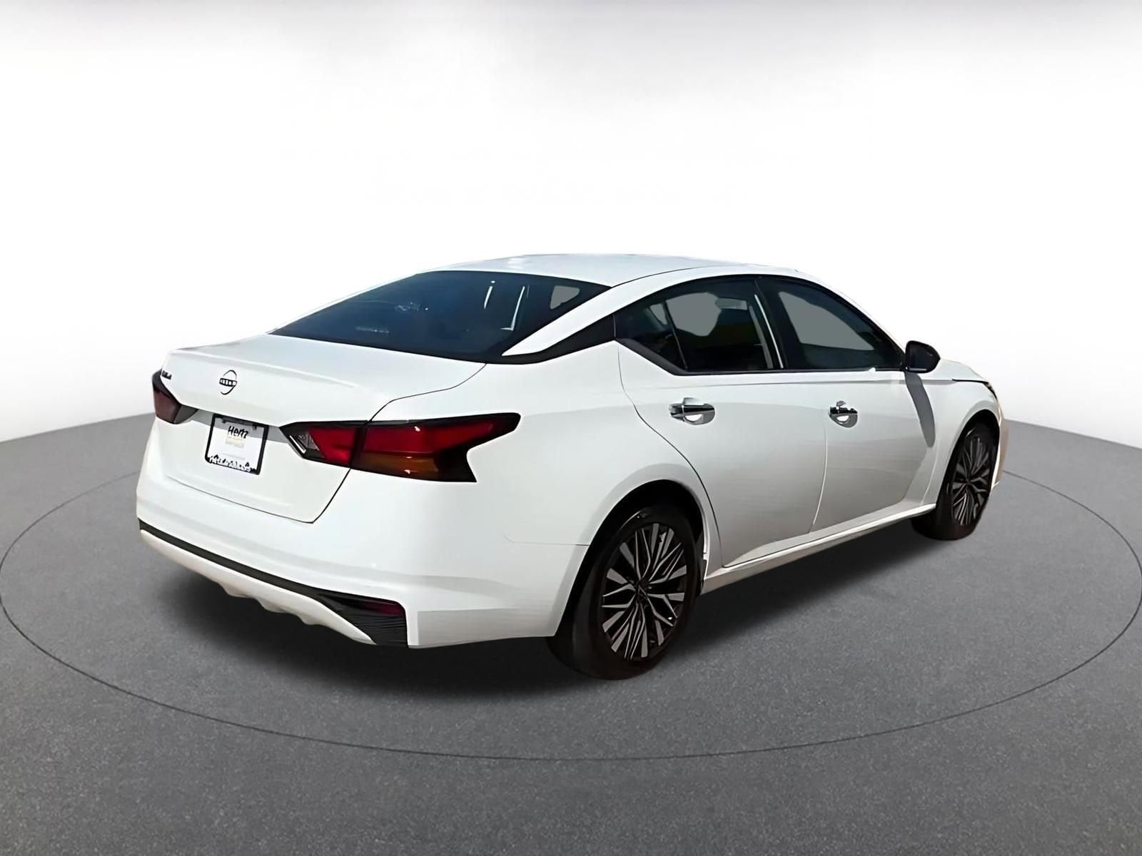 Thumbnail: 2025 Nissan Altima - 14