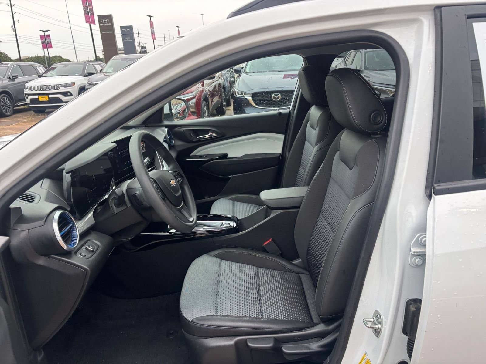 Thumbnail: 2025 Chevrolet Trax - 25