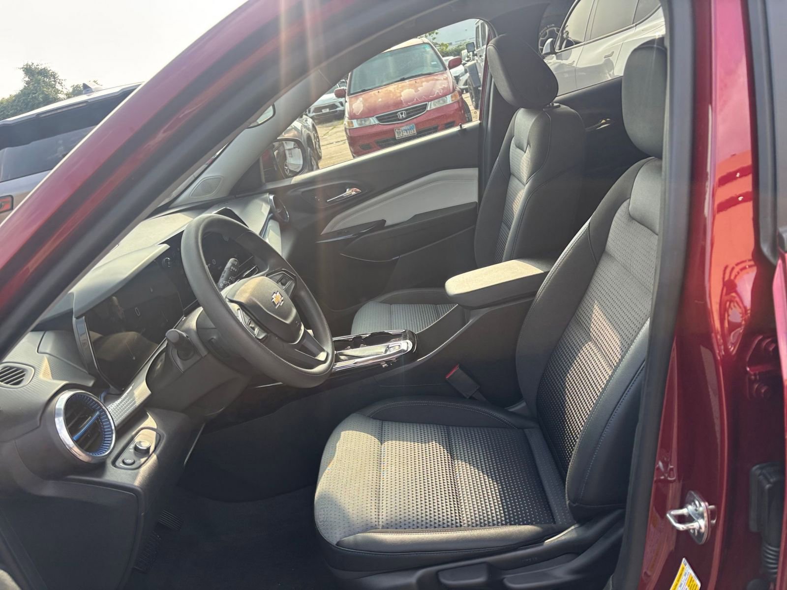 Thumbnail: 2025 Chevrolet Trax - 25
