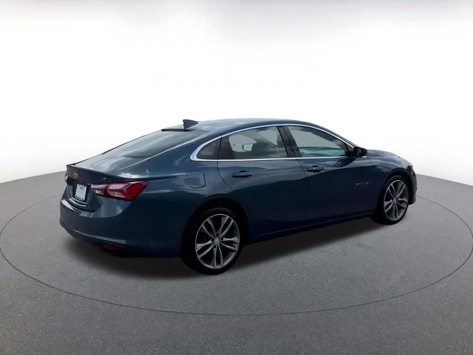Thumbnail: 2024 Chevrolet Malibu - 12
