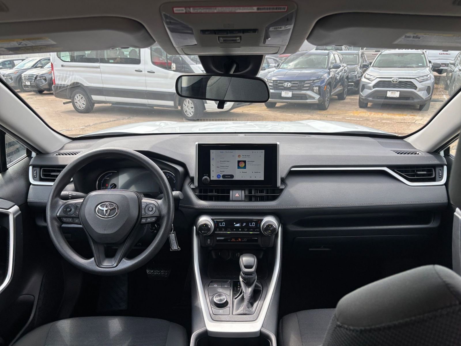 Thumbnail: 2025 Toyota RAV4 - 32