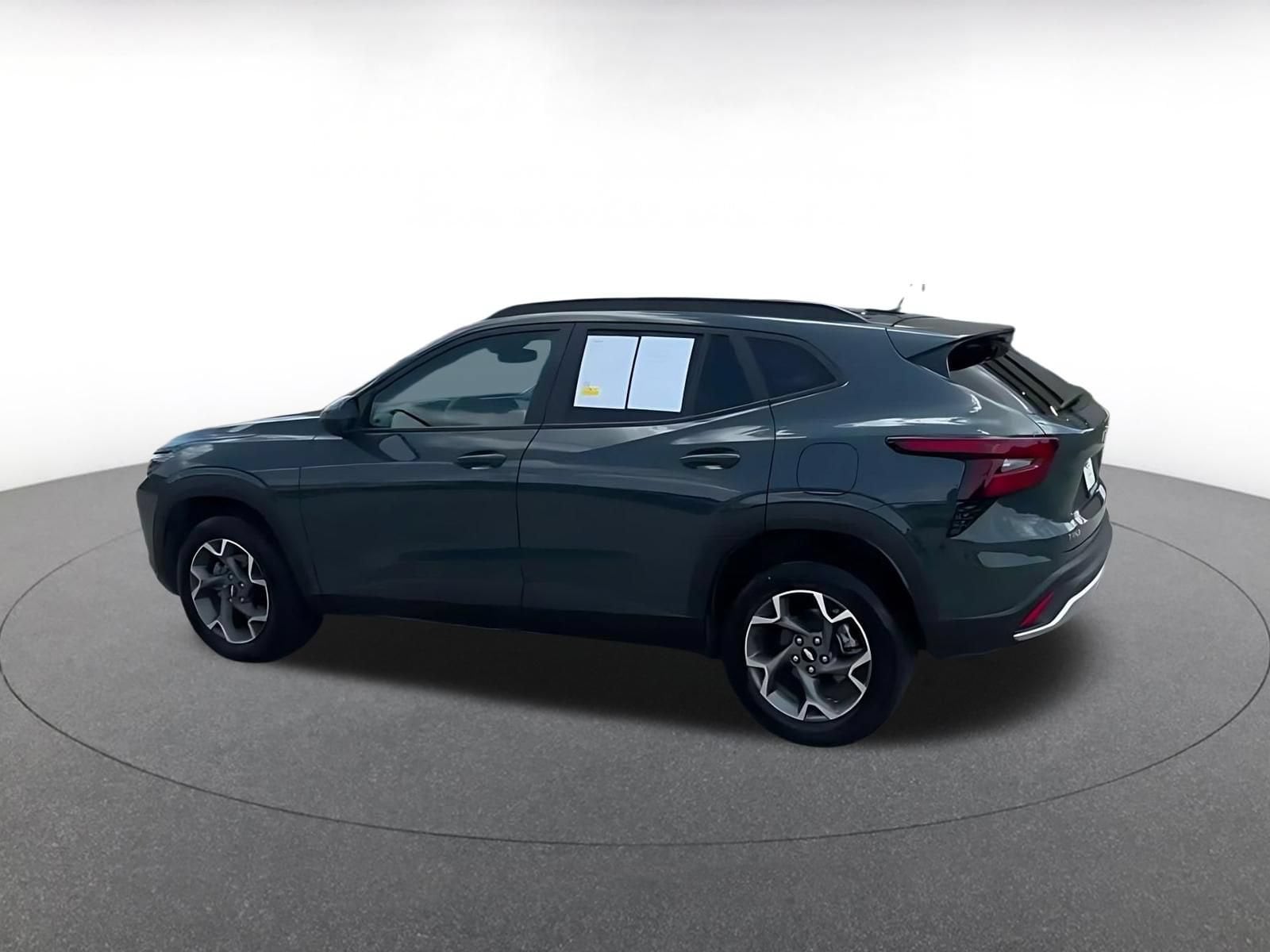 Thumbnail: 2025 Chevrolet Trax - 9