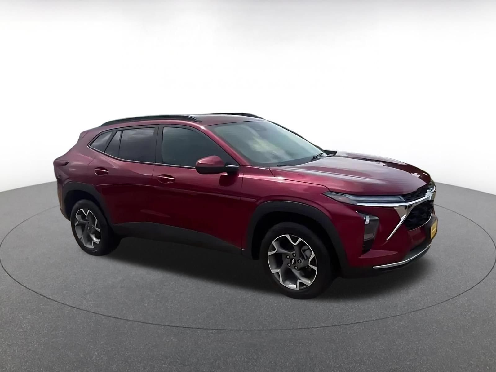 Thumbnail: 2025 Chevrolet Trax - 2