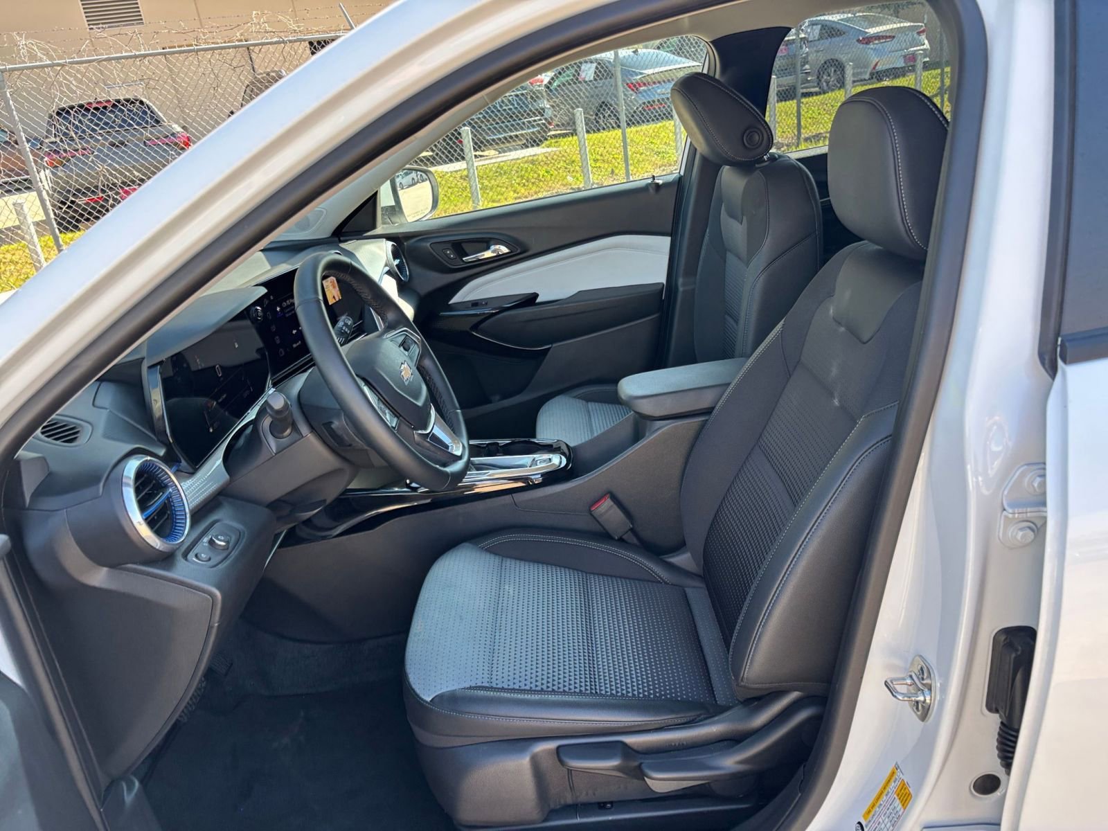 Thumbnail: 2025 Chevrolet Trax - 24