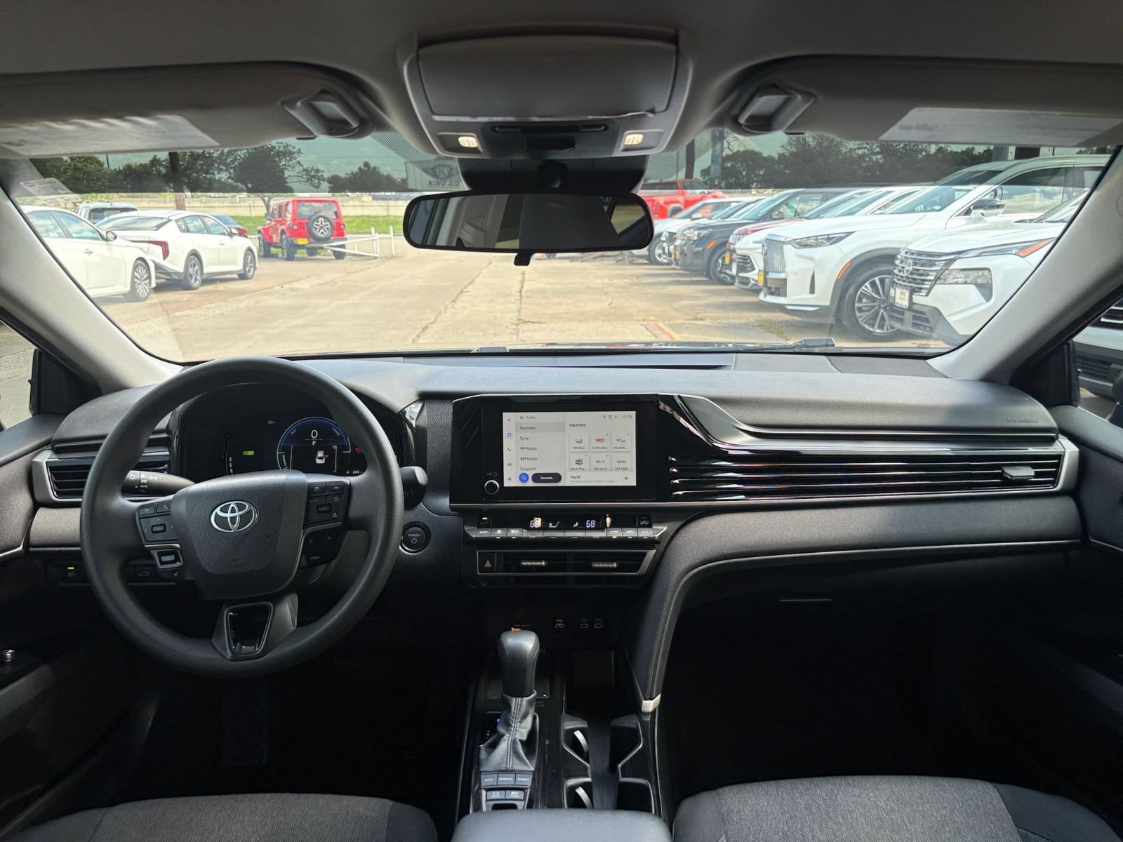 Thumbnail: 2025 Toyota Camry - 32