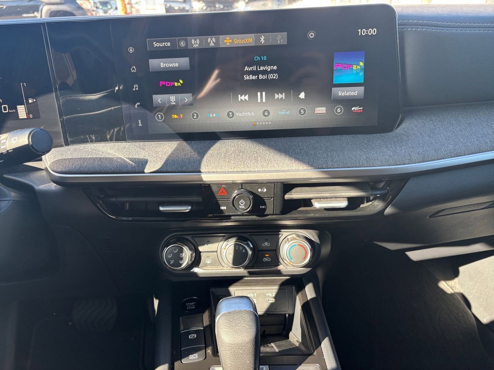 Thumbnail: 2025 Nissan Kicks - 18