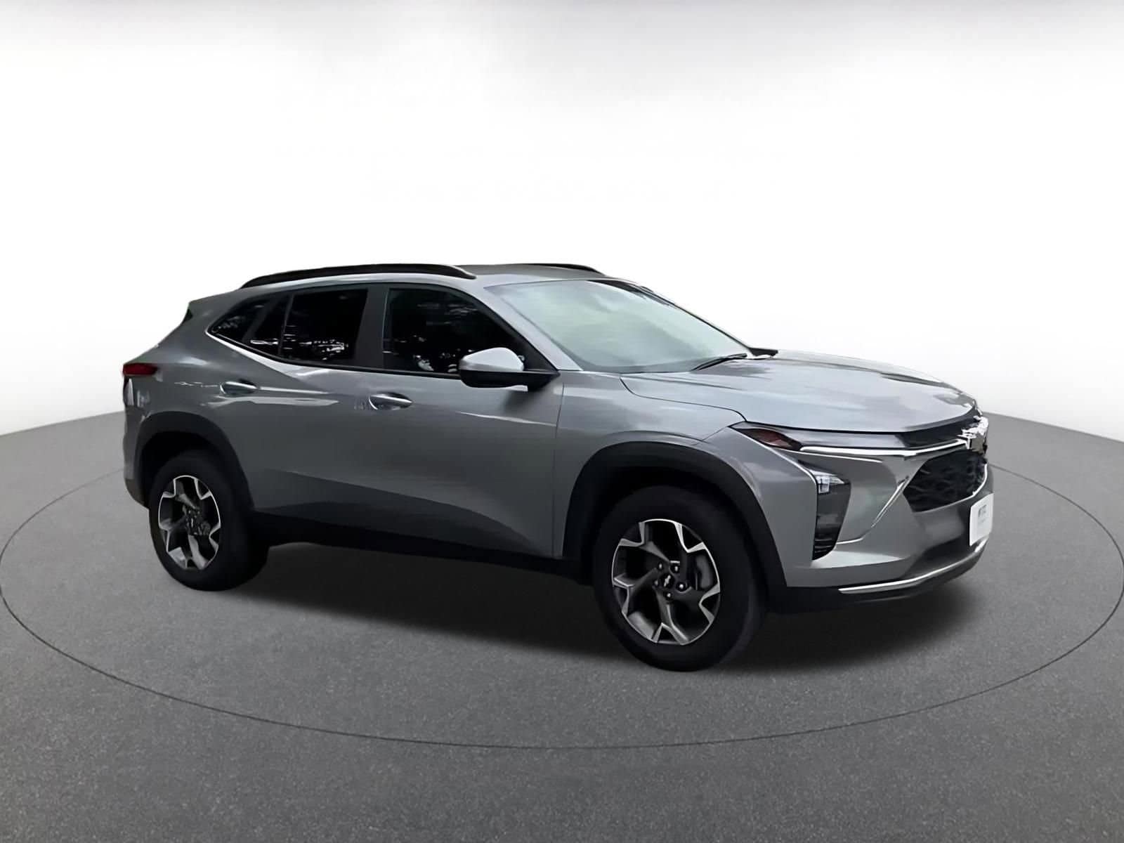 Thumbnail: 2025 Chevrolet Trax - 2
