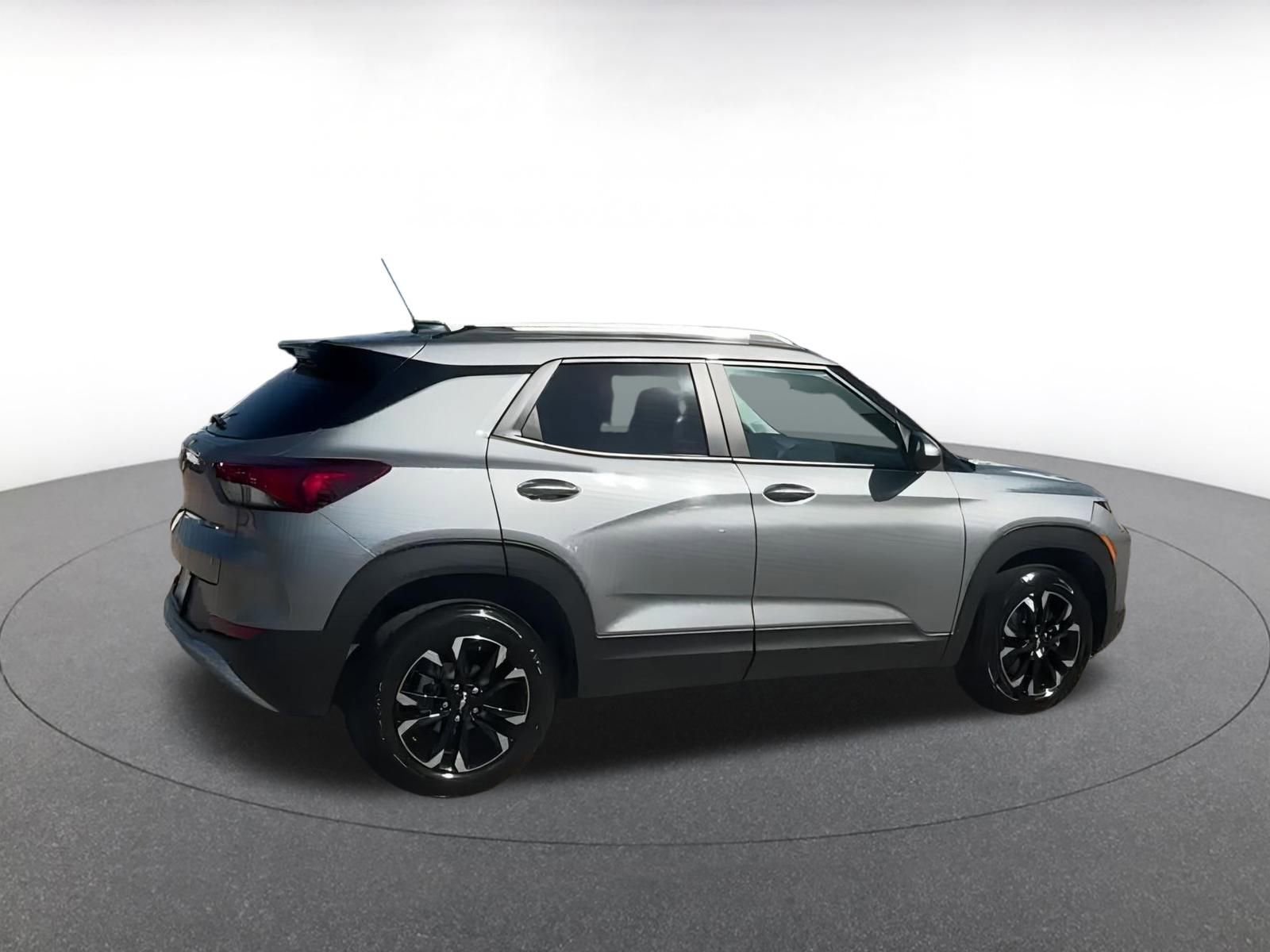 Thumbnail: 2023 Chevrolet TrailBlazer - 12
