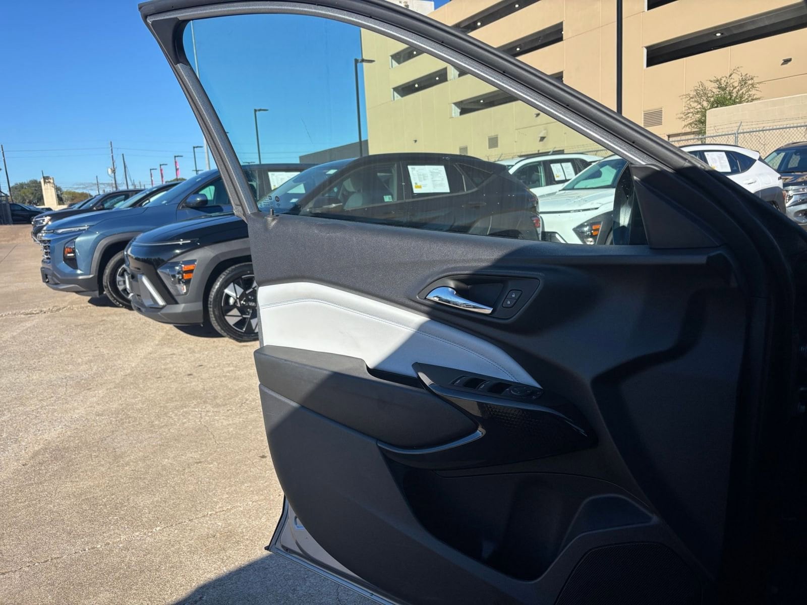 Thumbnail: 2025 Chevrolet Trax - 20