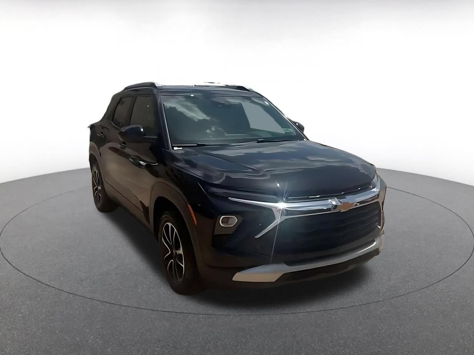Thumbnail: 2025 Chevrolet TrailBlazer - 3