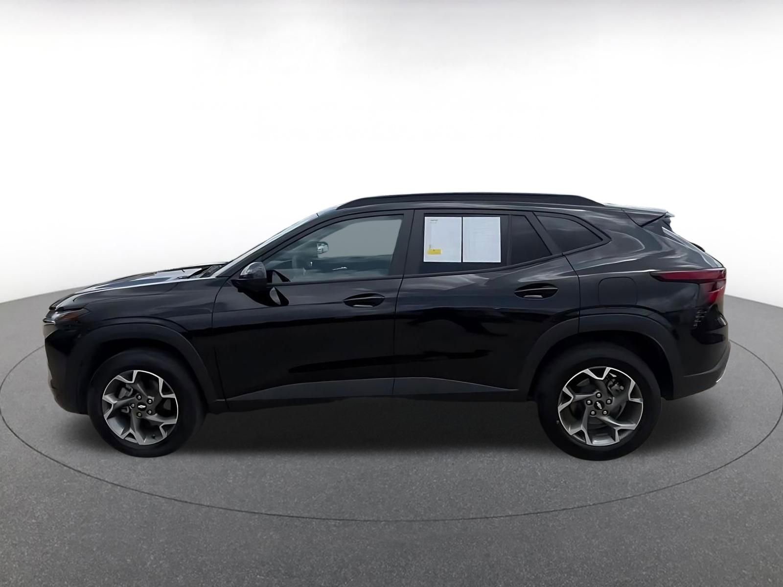 Thumbnail: 2025 Chevrolet Trax - 9