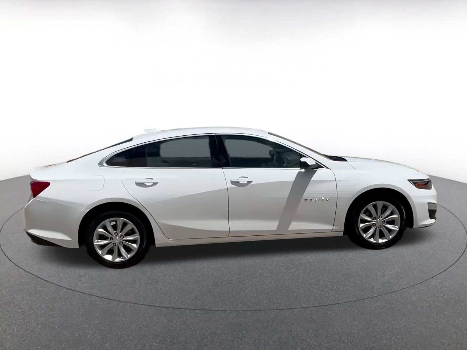 Thumbnail: 2024 Chevrolet Malibu - 16