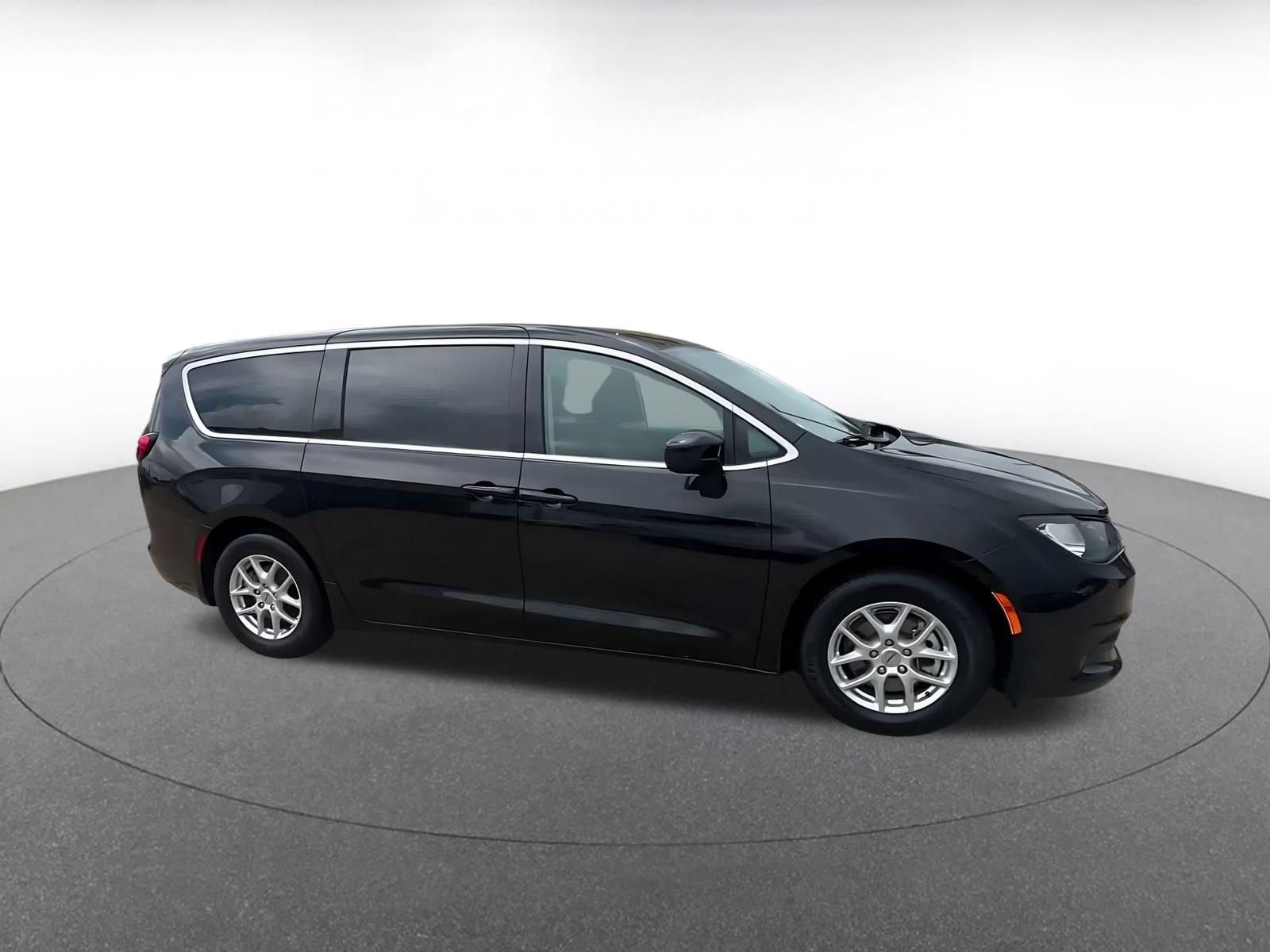 Thumbnail: 2023 Chrysler Voyager - 2