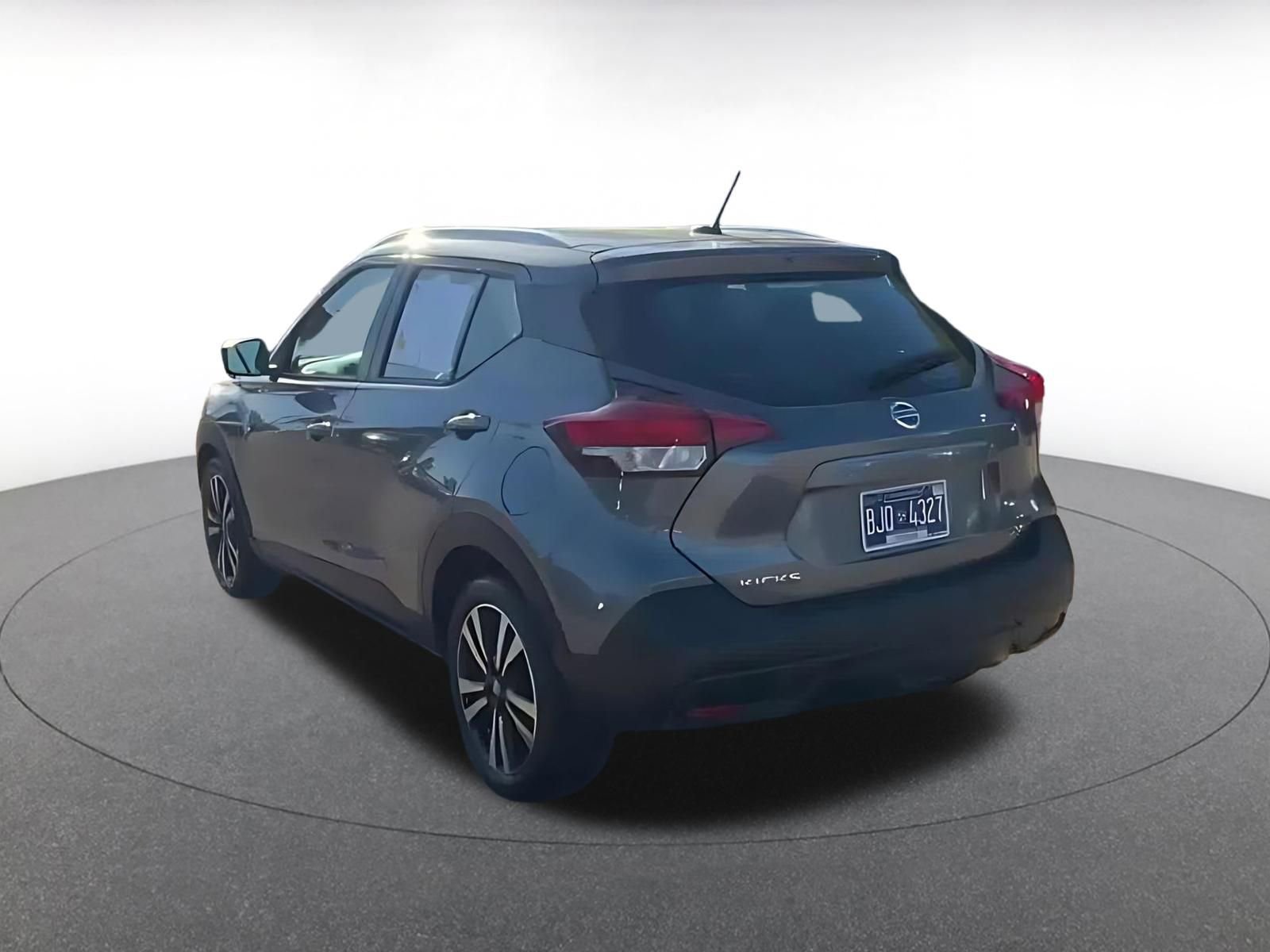 Thumbnail: 2020 Nissan Kicks - 10