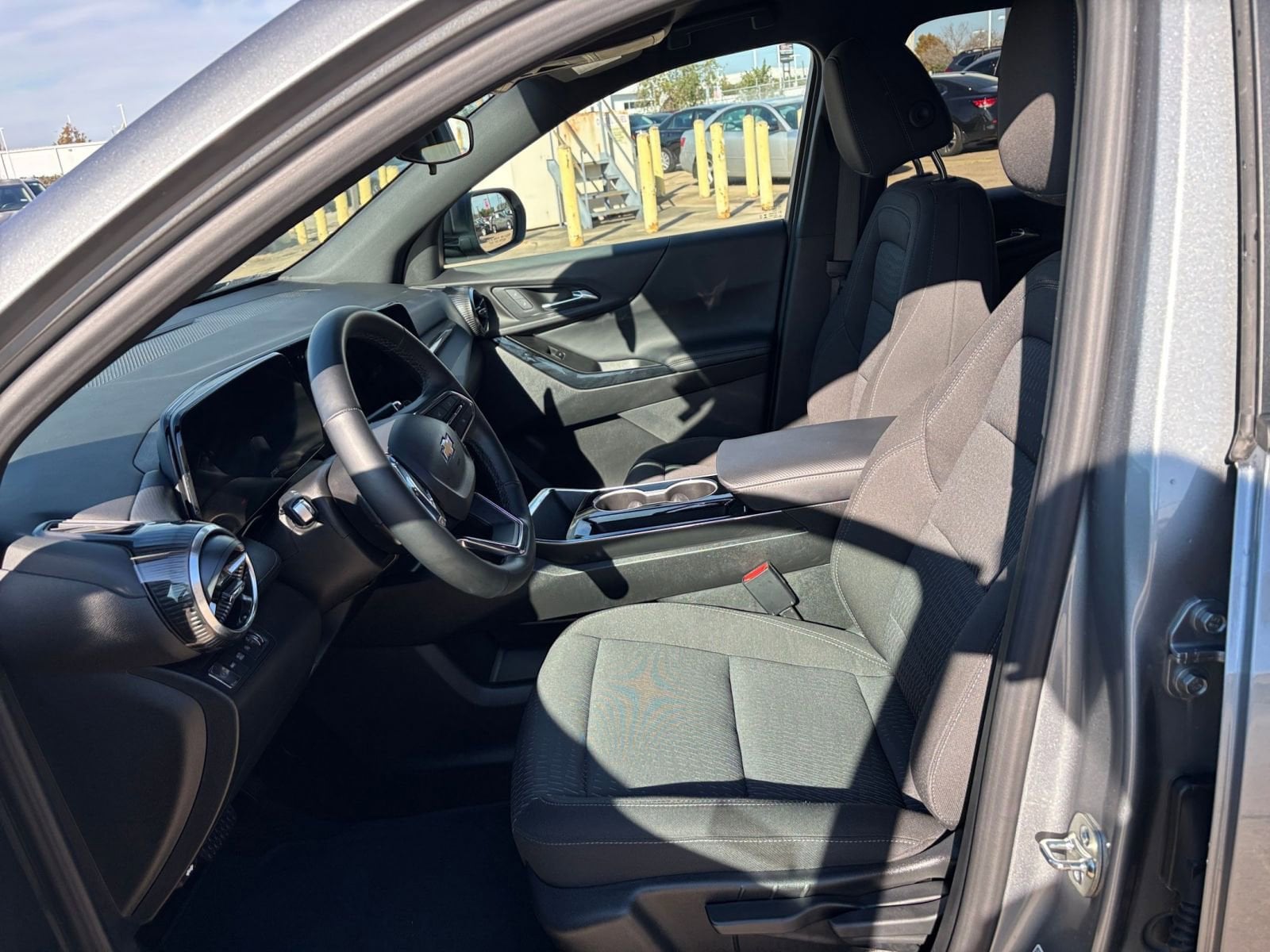 Thumbnail: 2025 Chevrolet Equinox - 25