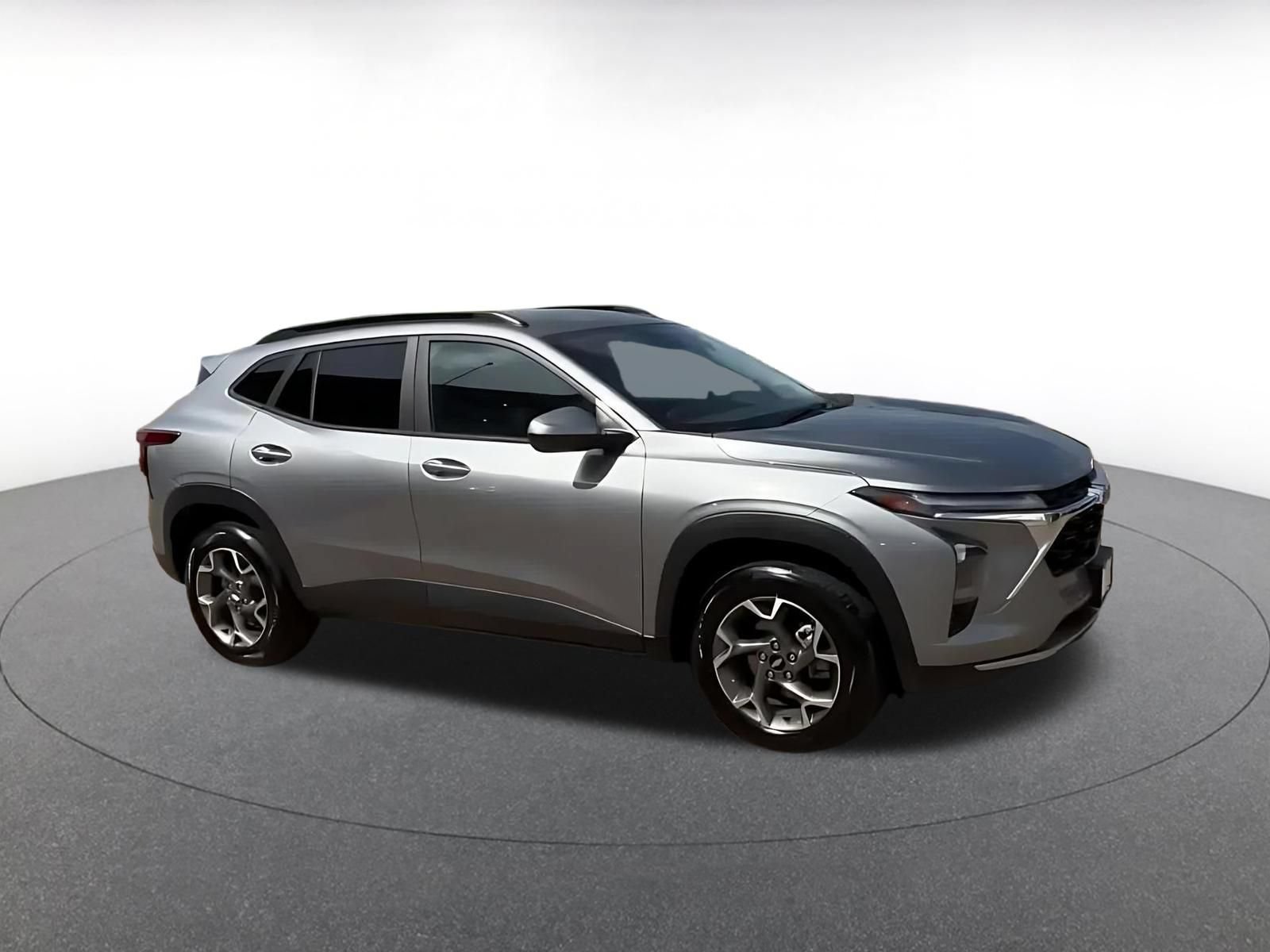 Thumbnail: 2025 Chevrolet Trax - 2