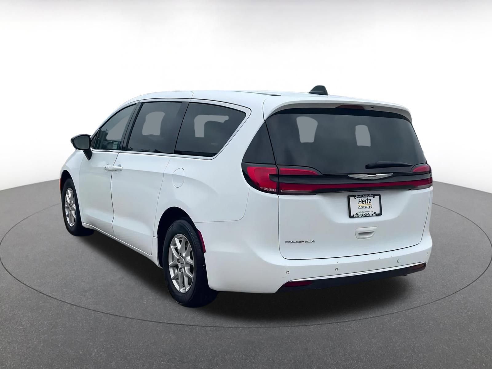 Thumbnail: 2024 Chrysler Pacifica - 9