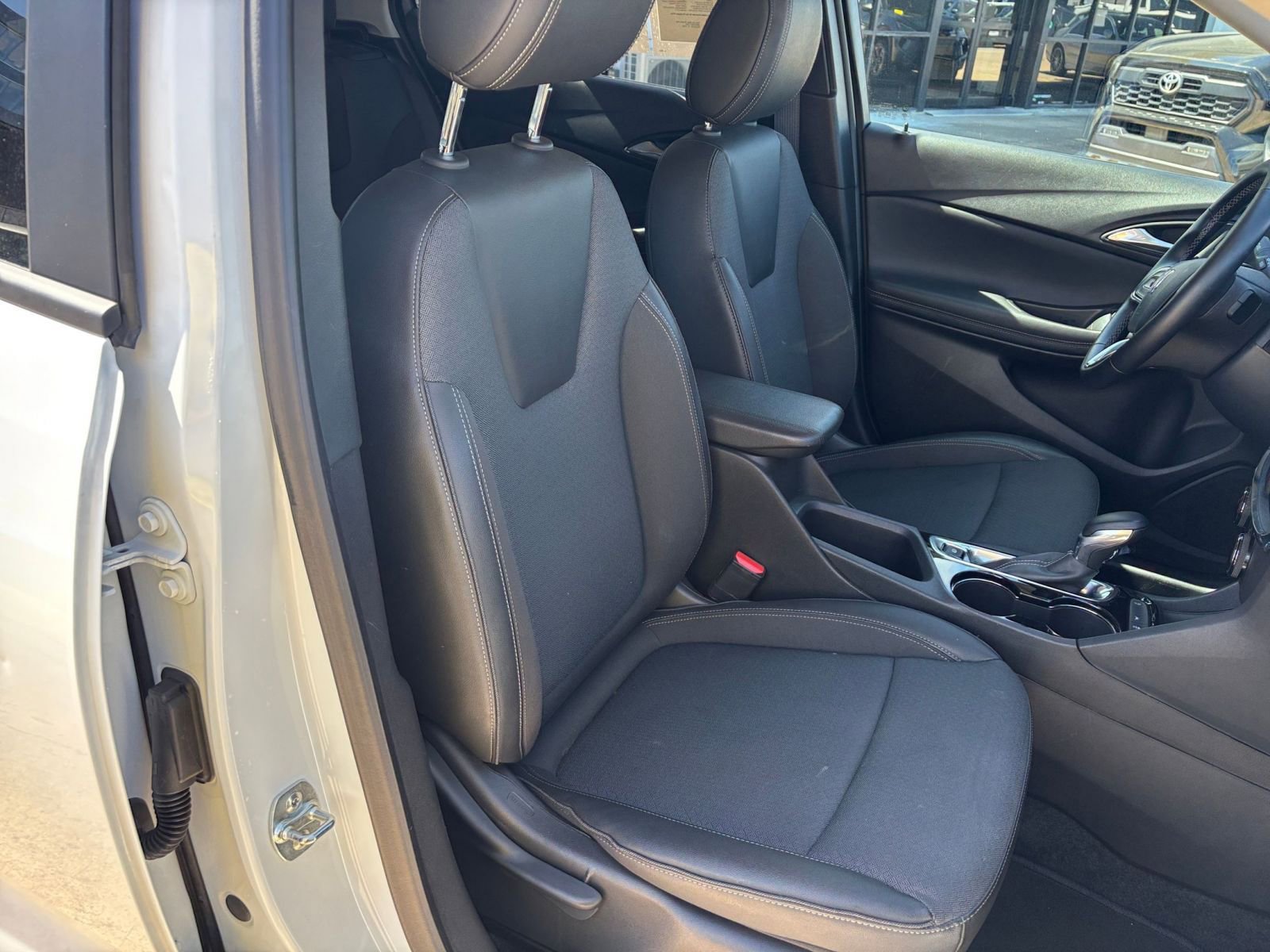 Thumbnail: 2025 Buick Encore GX - 35