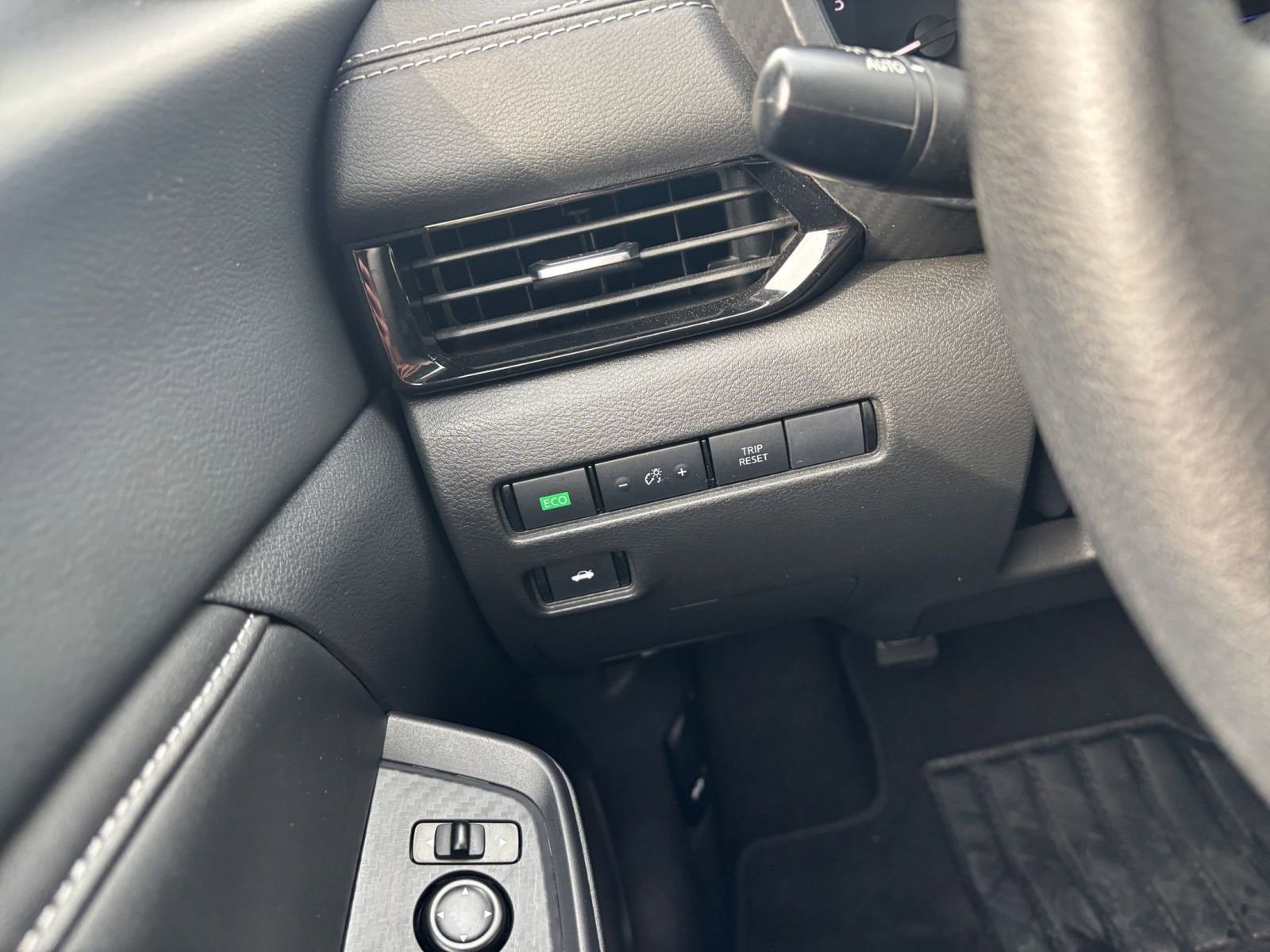 Thumbnail: 2025 Nissan Sentra - 32