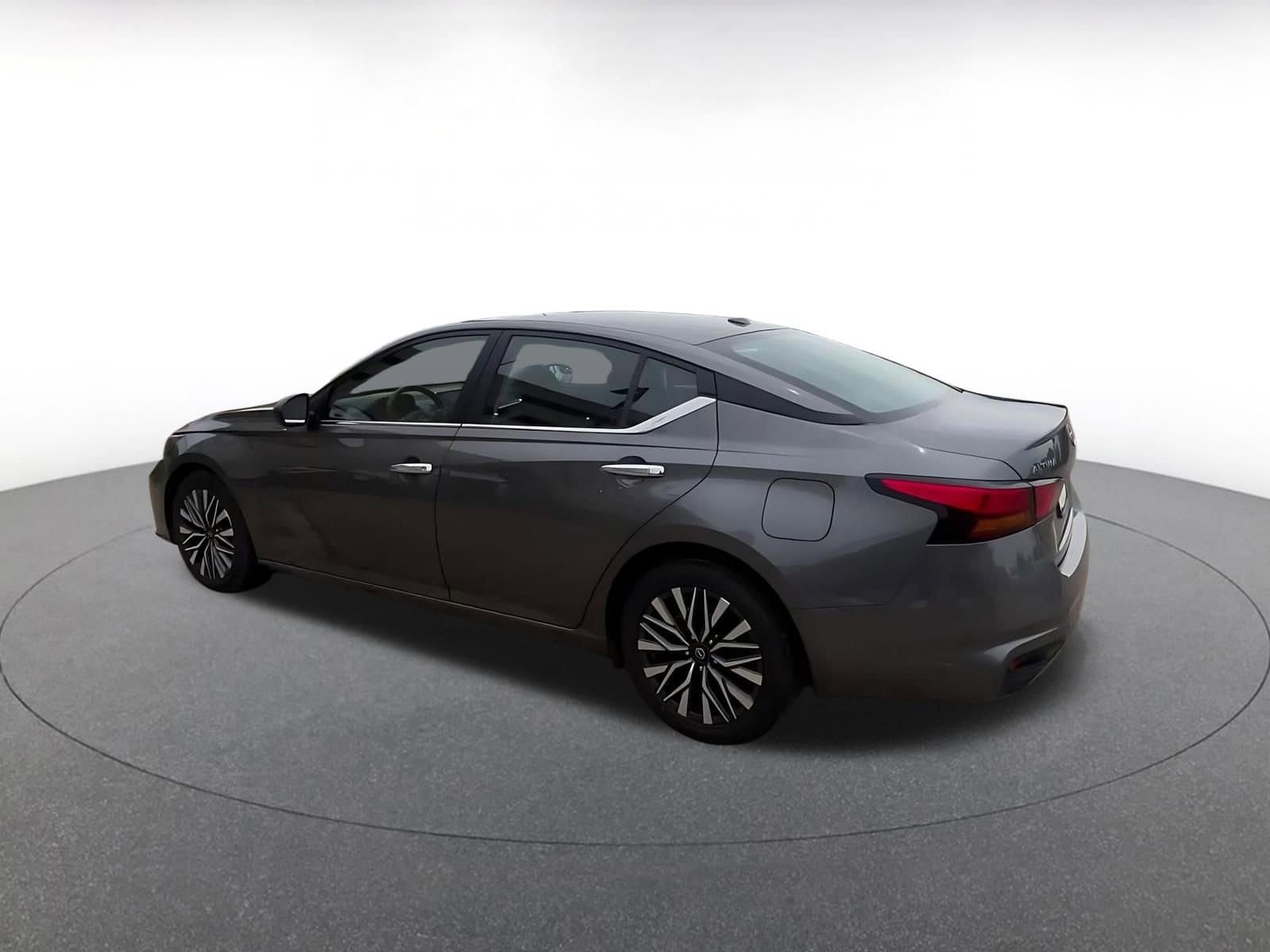 Thumbnail: 2025 Nissan Altima - 10