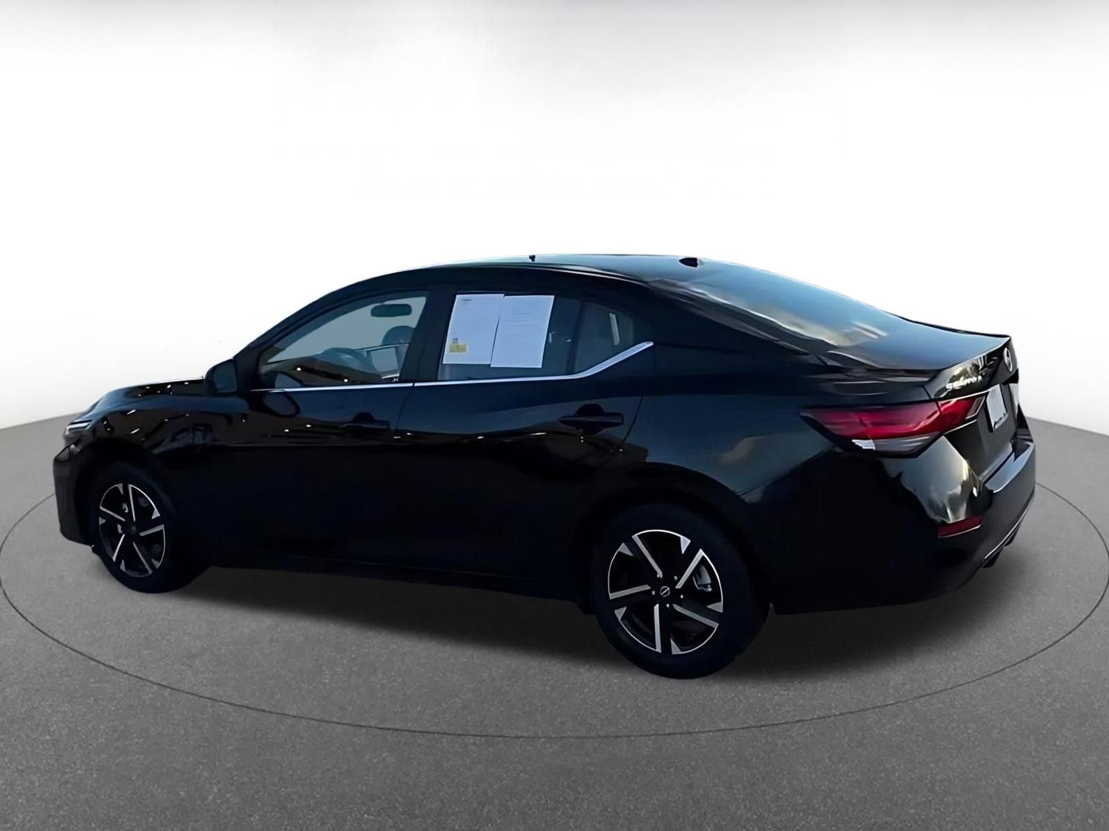 Thumbnail: 2025 Nissan Sentra - 10