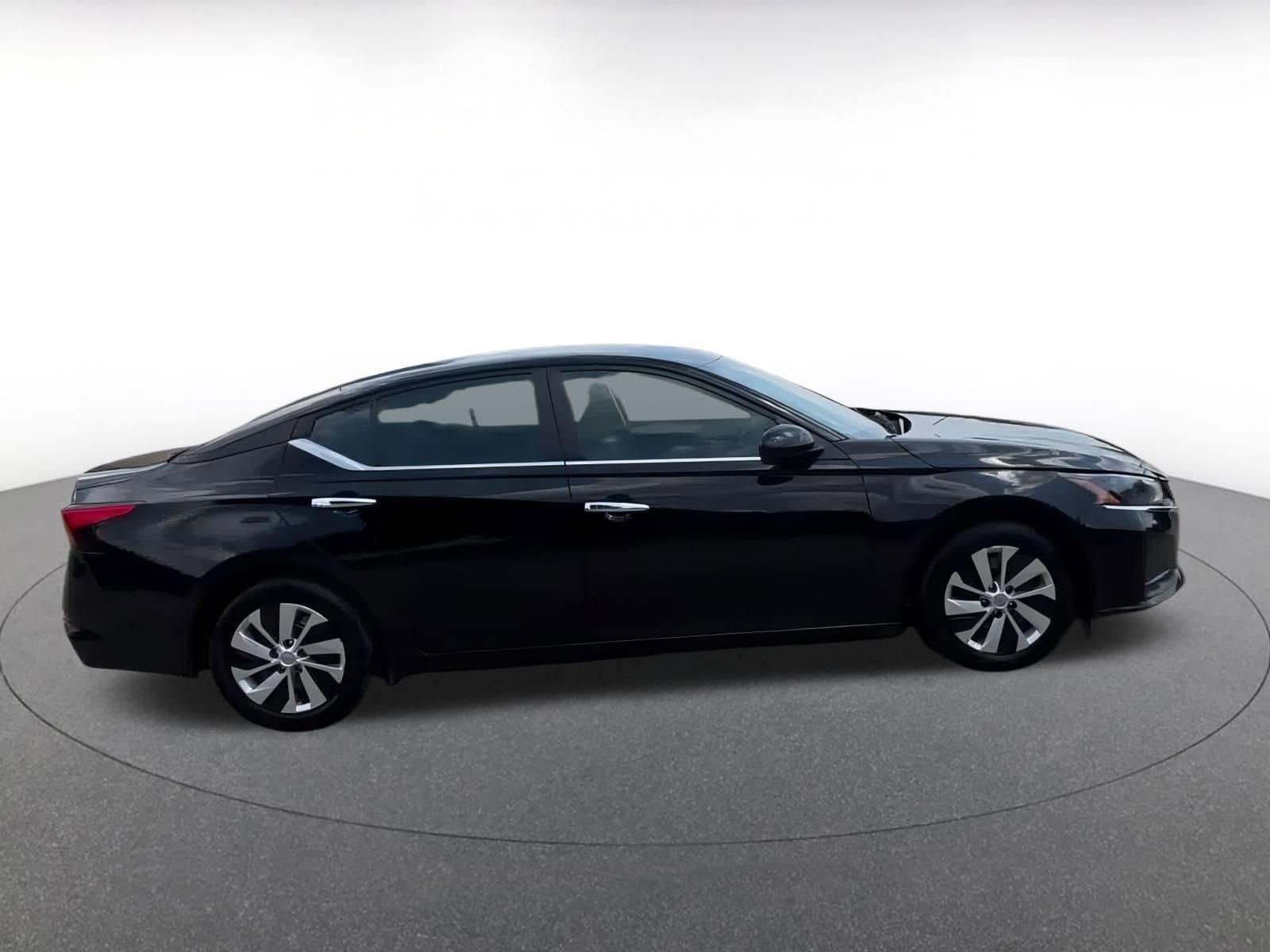 Thumbnail: 2023 Nissan Altima - 15