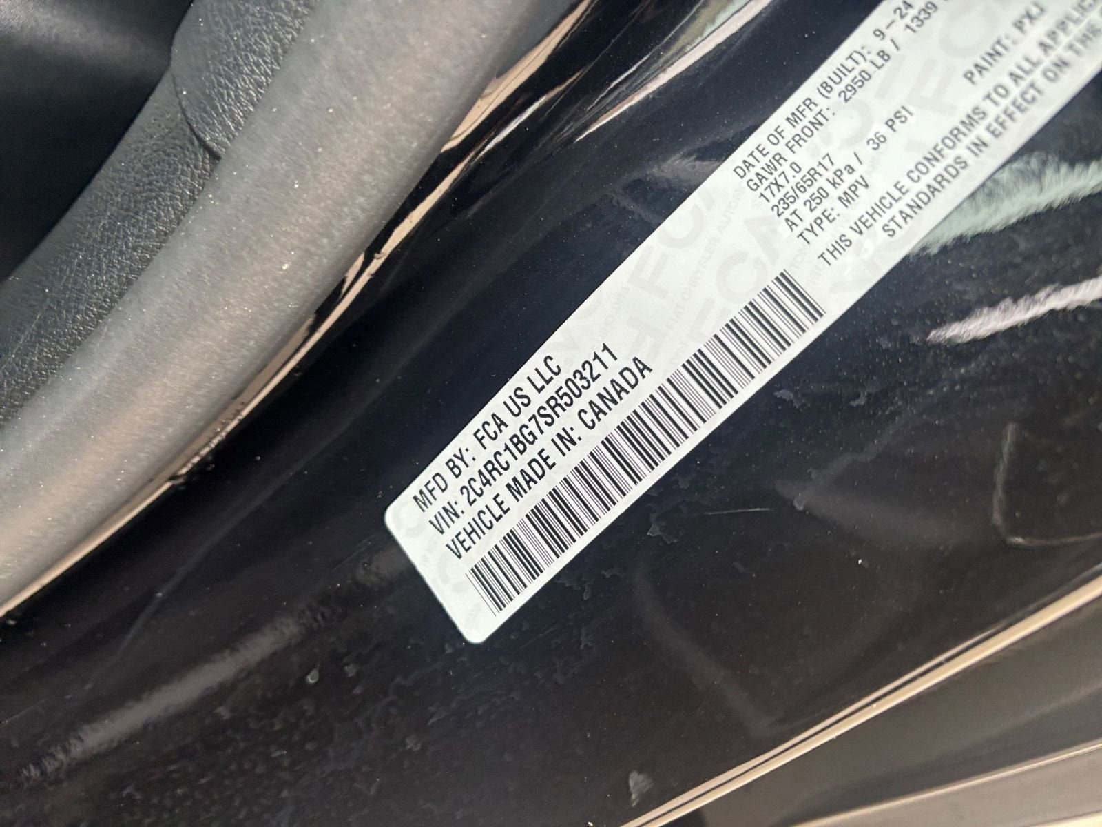 Thumbnail: 2025 Chrysler Pacifica - 32