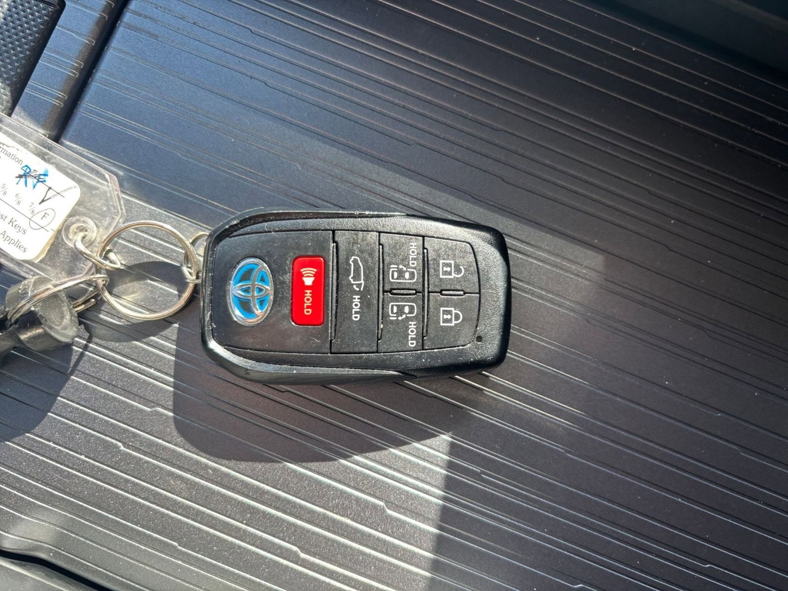 Thumbnail: 2025 Toyota Sienna - 24